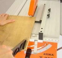 1500 W TISCHKREISSÄGE MIT UNTERGESTELL T 250 - 1