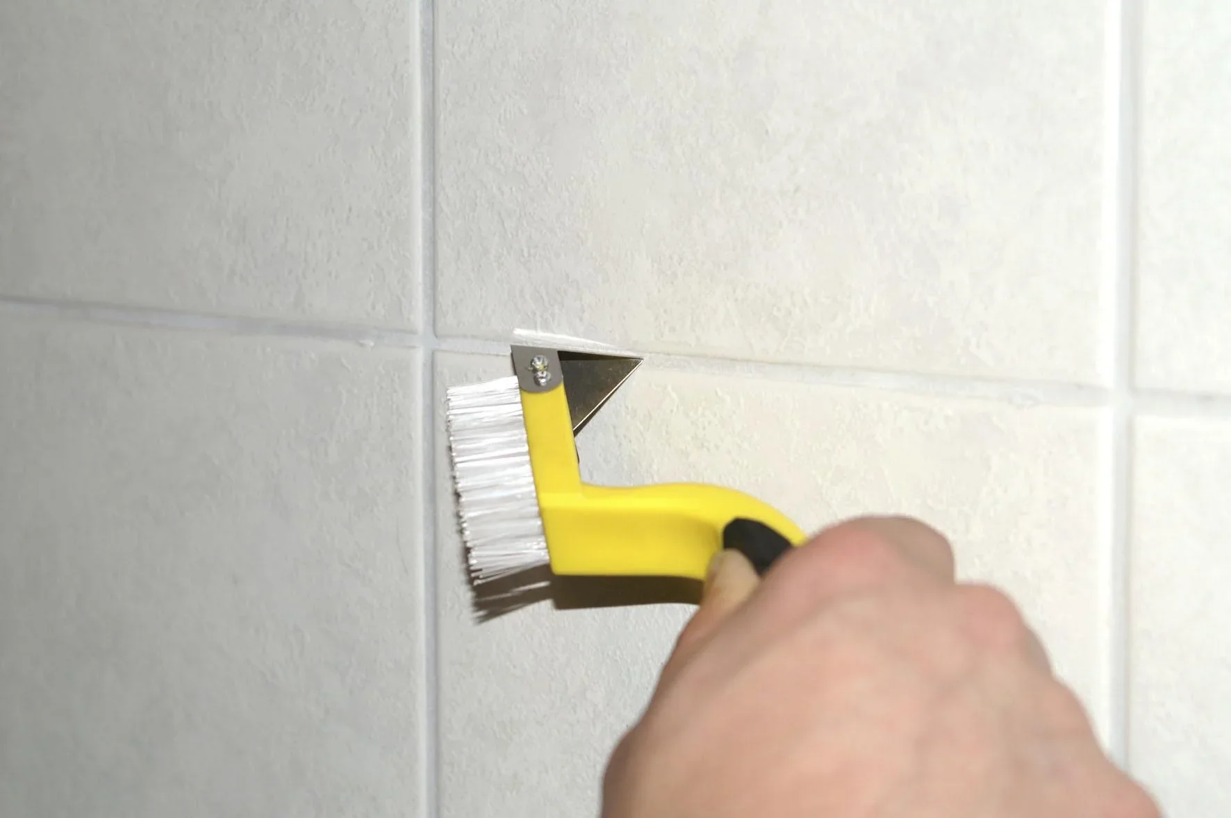 Fugenmesser mit beidseitig schneidender Klinge und Reinigungsbürste - 0