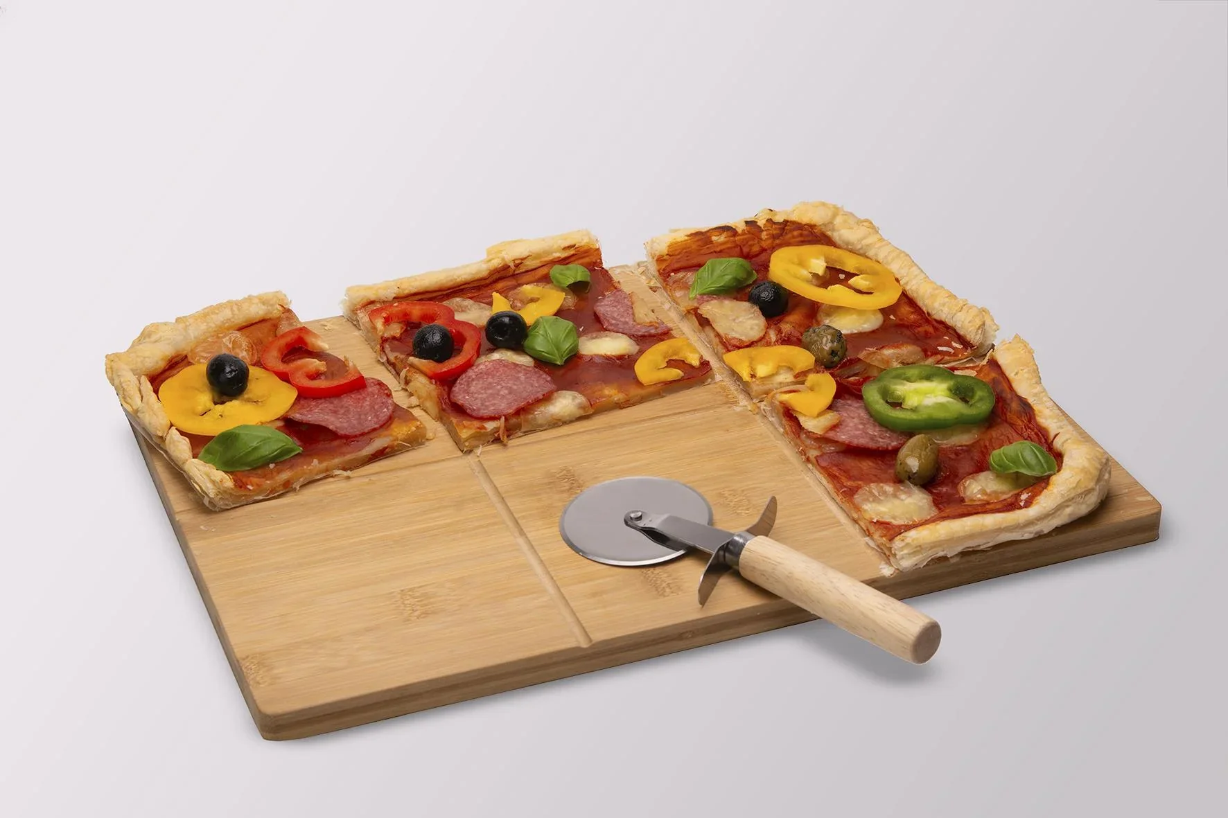 Pizzaschneidebrett mit Pizzaschneider - 2