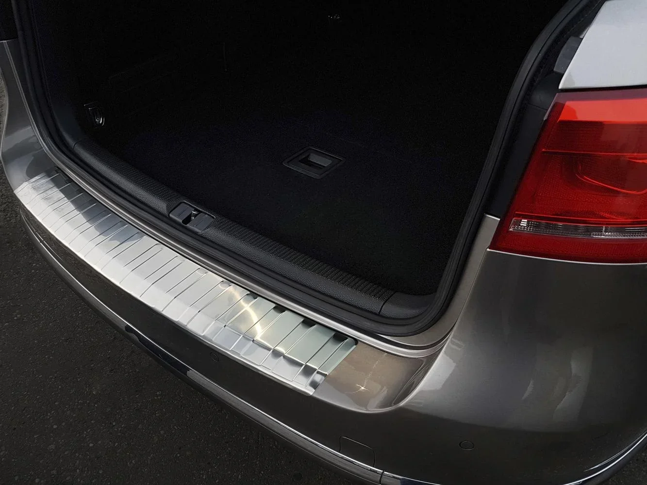Ladekantenschutz Edelstahl für VW Passat B7 Variant(Typ 3c/36), Baujahr 2011-2014 - 0