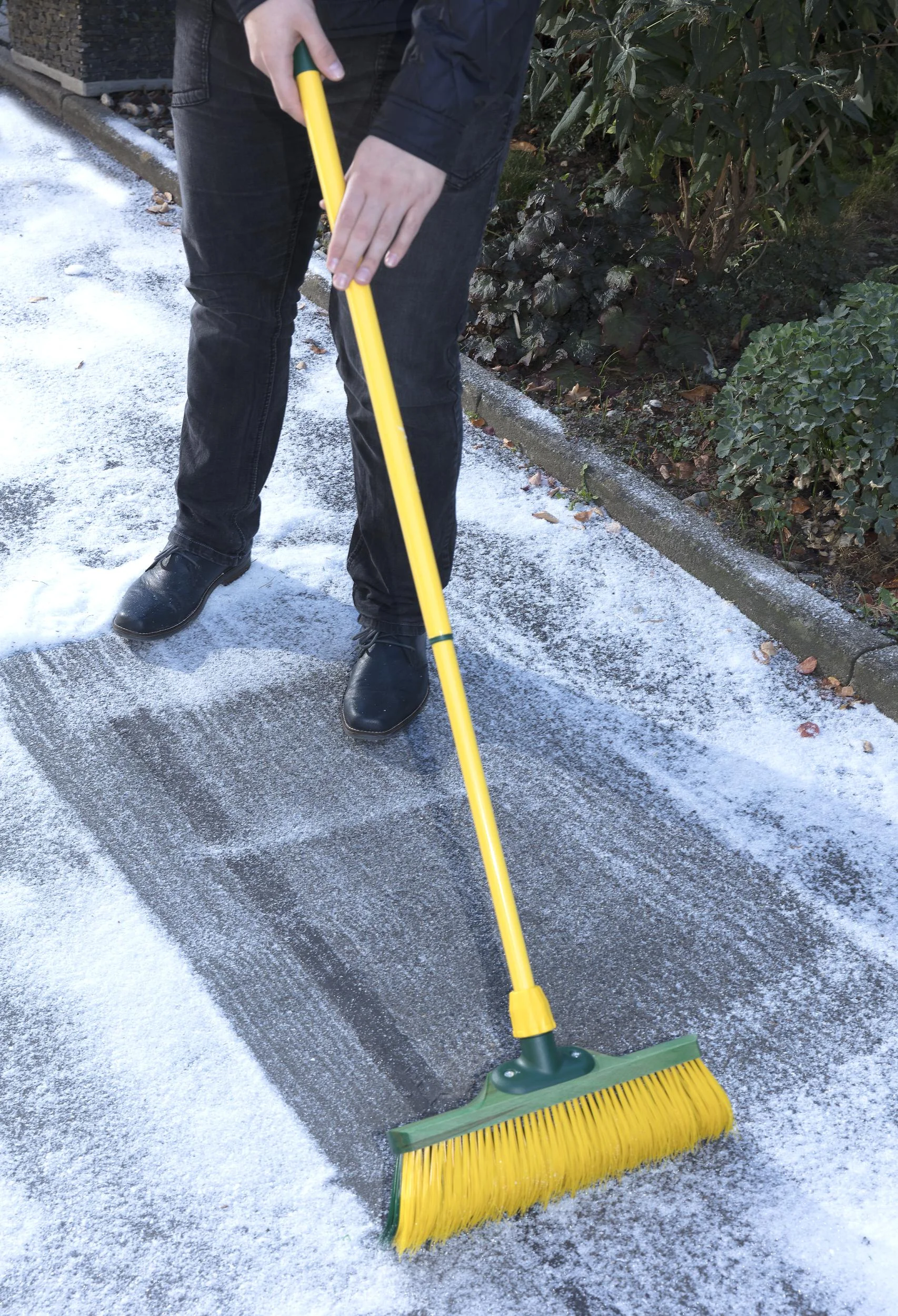 Krallenbesen mit Teleskopstiel, 40 cm breit - 4