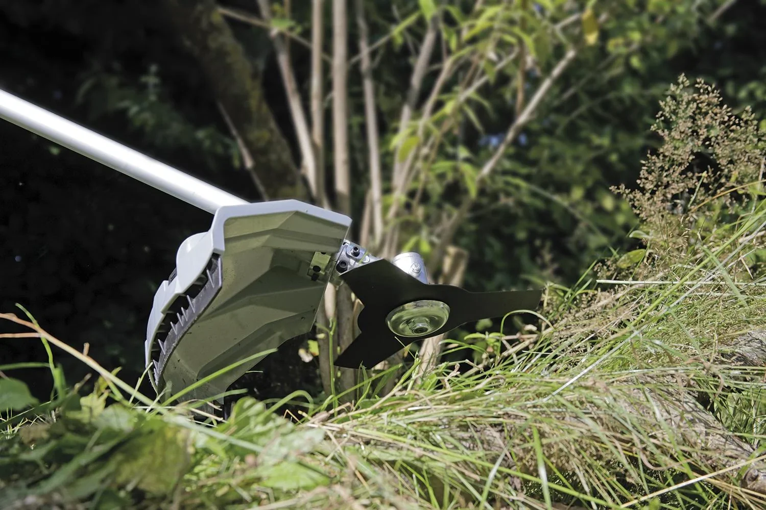 Benzin-Freischneider 4-Takt Motor GM 4T-700 Gartenmeister Gratis dazu Gesichtsschutz mit Netz - 2