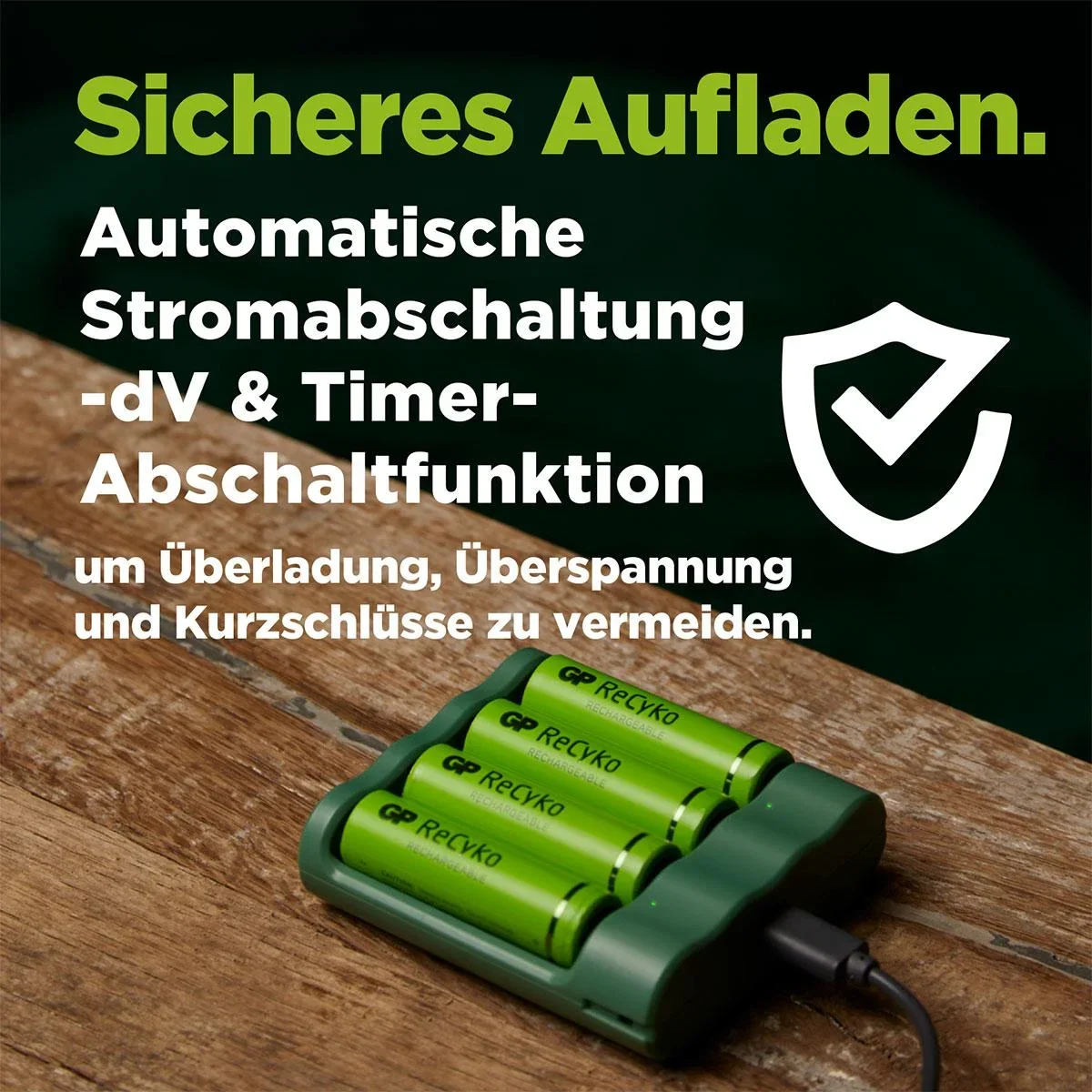 Ladegerät mit Docking Station, LCD Ladestandsanzeige für 4 AA/AAA NiMH Akkus inkl. 4 ReCyko Mignon(AA)NiMH Akkus 2100mAh - 3