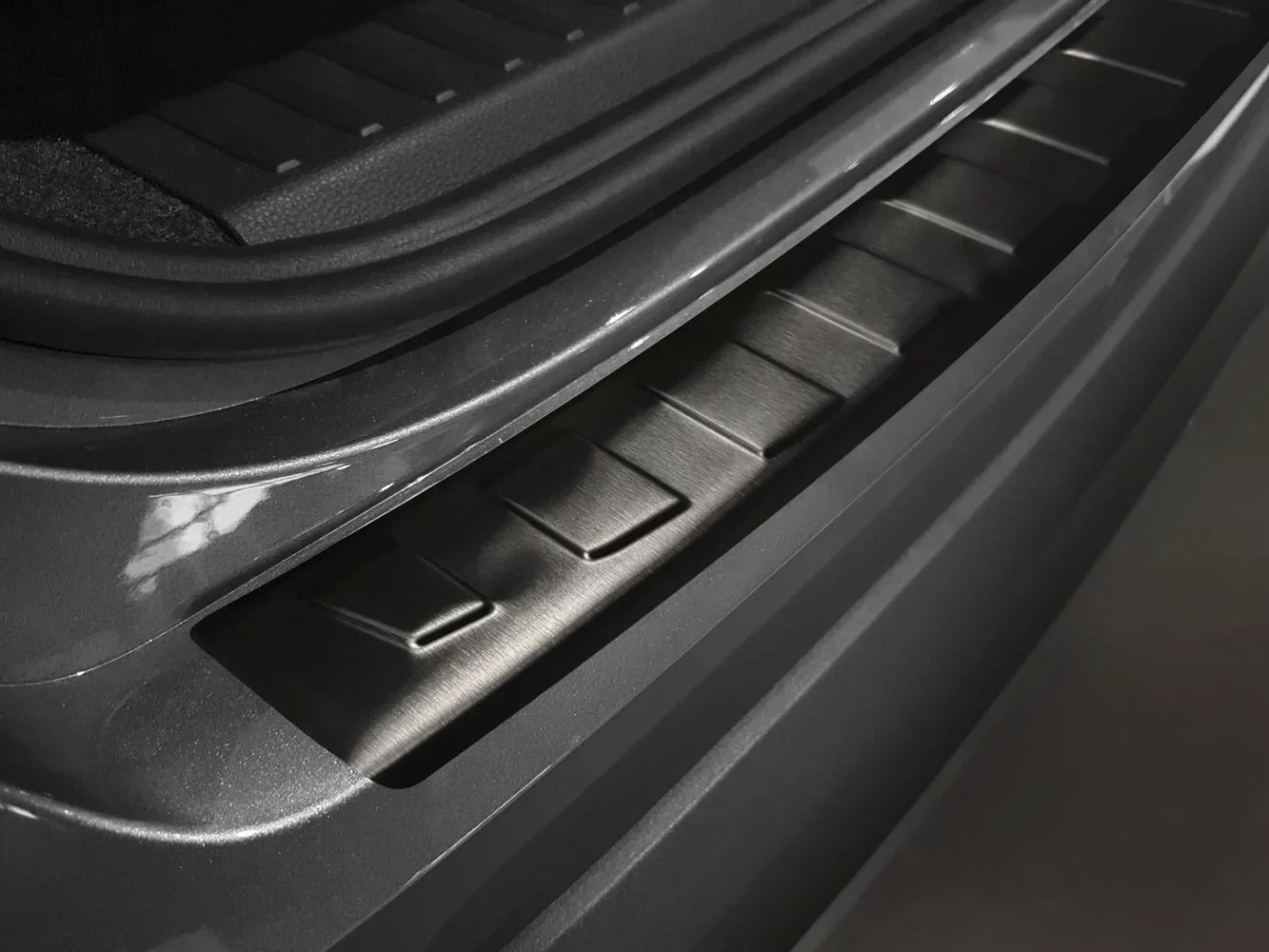 Ladekantenschutz Edelstahl graphite / black für Seat Arona, Baujahr 2017> - 1