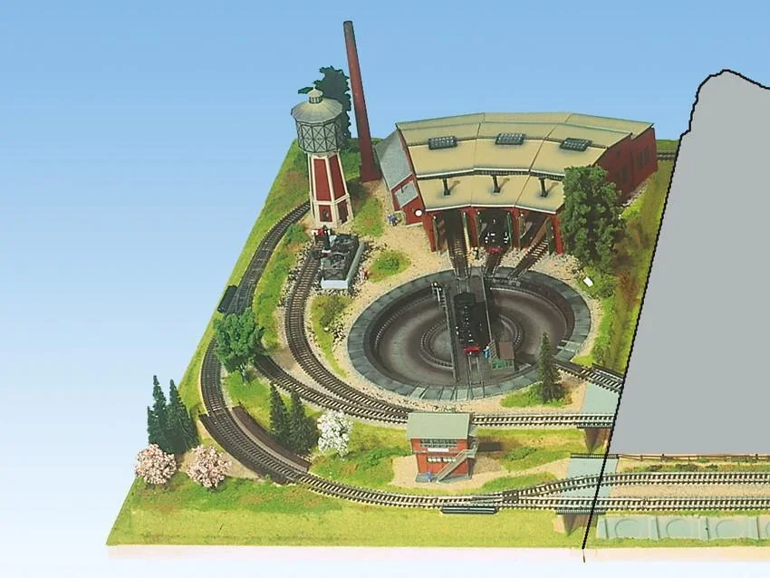 Anbauteil links Drehscheibe 70 x 120 cm, kürzbar auf 70 x 100 cm, Spur H0, TT, koloriert und begrast, auf Holzrahmen - 0