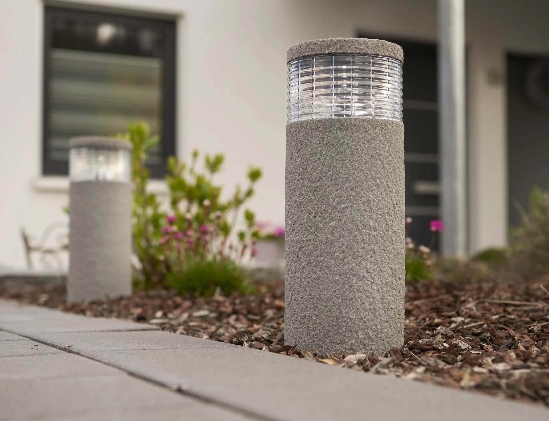 Solar Gartenleuchte im modernen Stein-Look - 2 Stück - 2