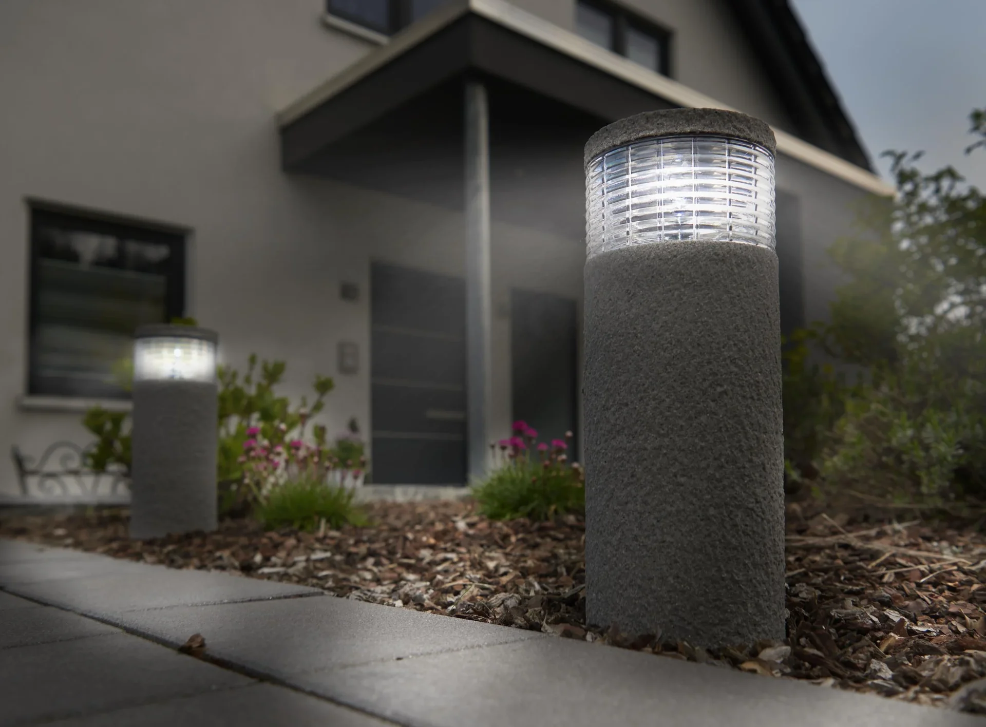 Solar Gartenleuchte im modernen Stein-Look - 2 Stück - 4