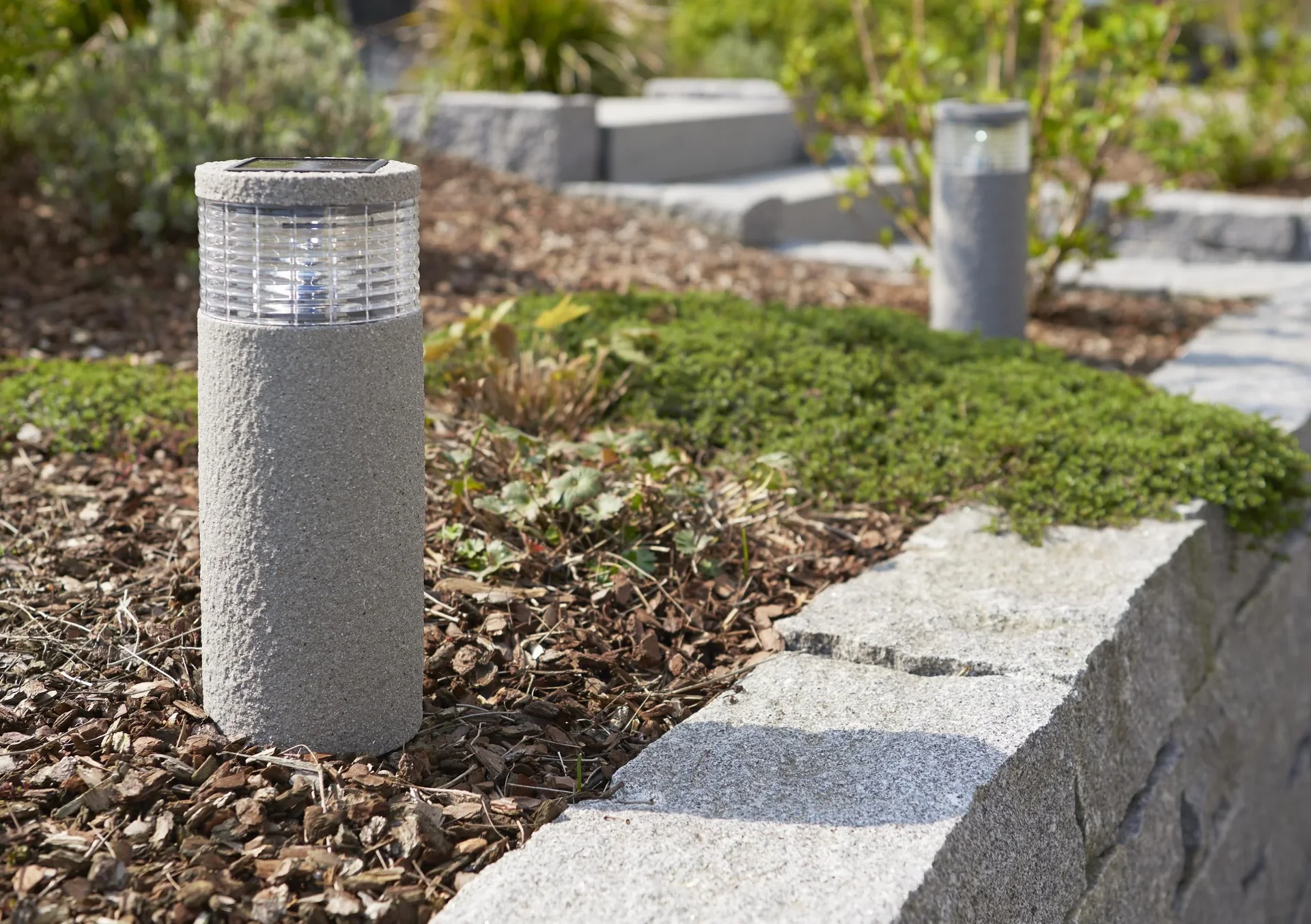 Solar Gartenleuchte im modernen Stein-Look - 2 Stück - 6