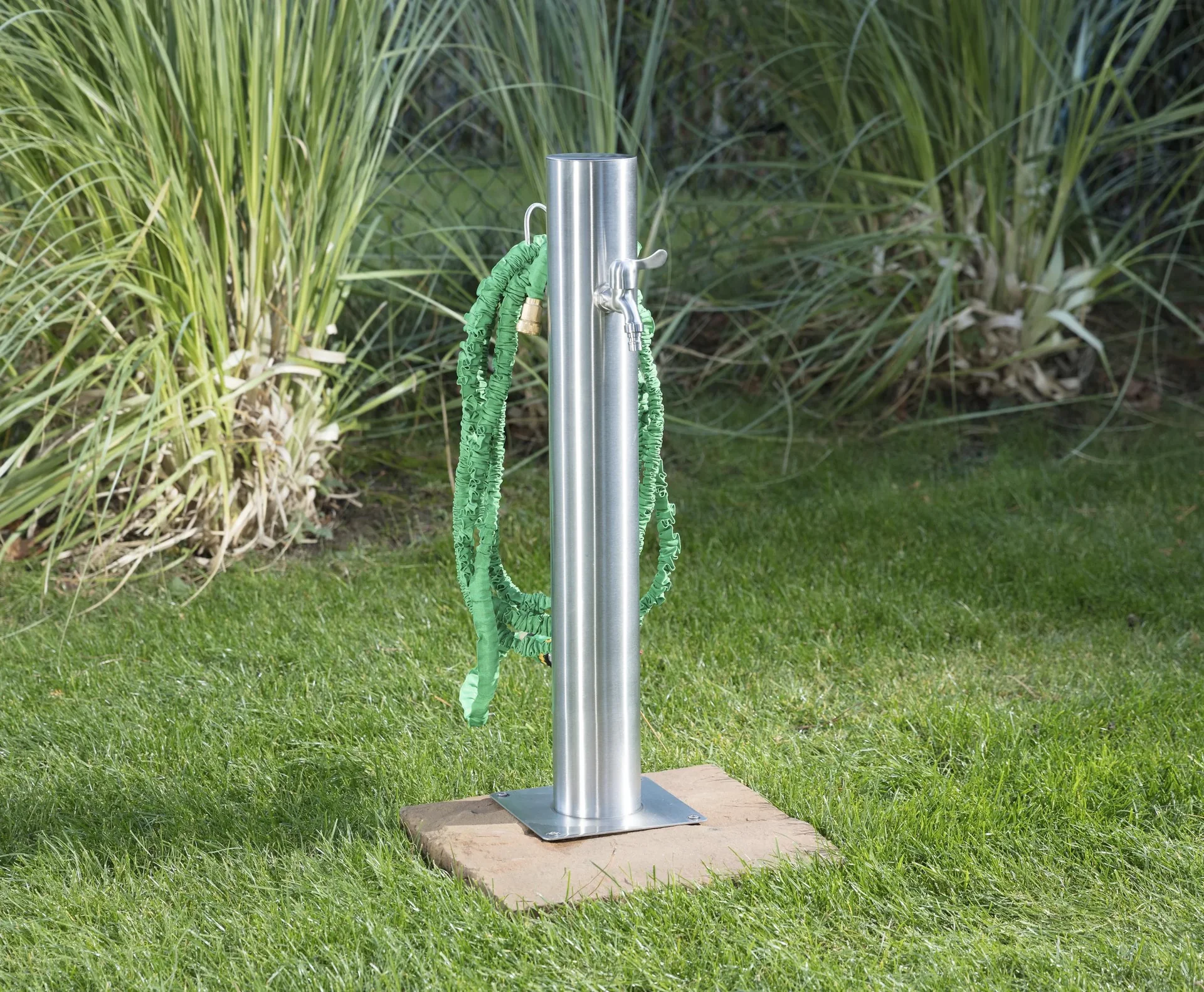 Wasserzapfsäule, inklusive Schlauchhalter + 2 Auslaufhähne, Edelstahl - 2