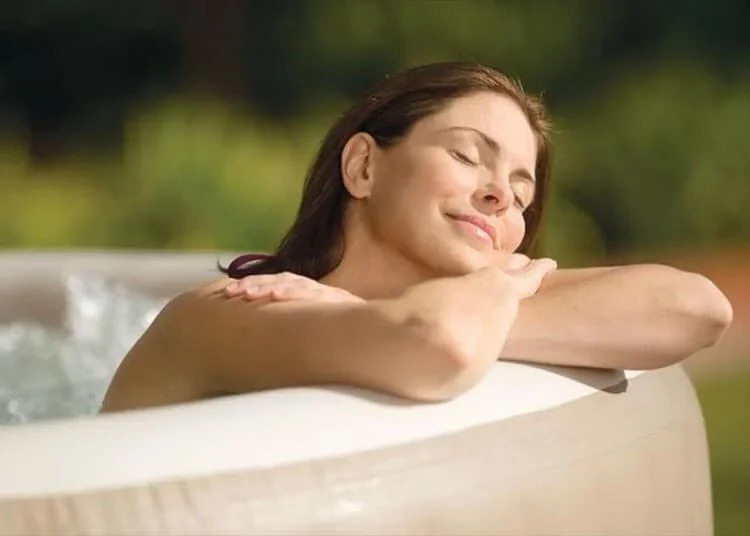 Bubble Spa mit Energy Efficient Spa Cover 91 x 71 cm - 1