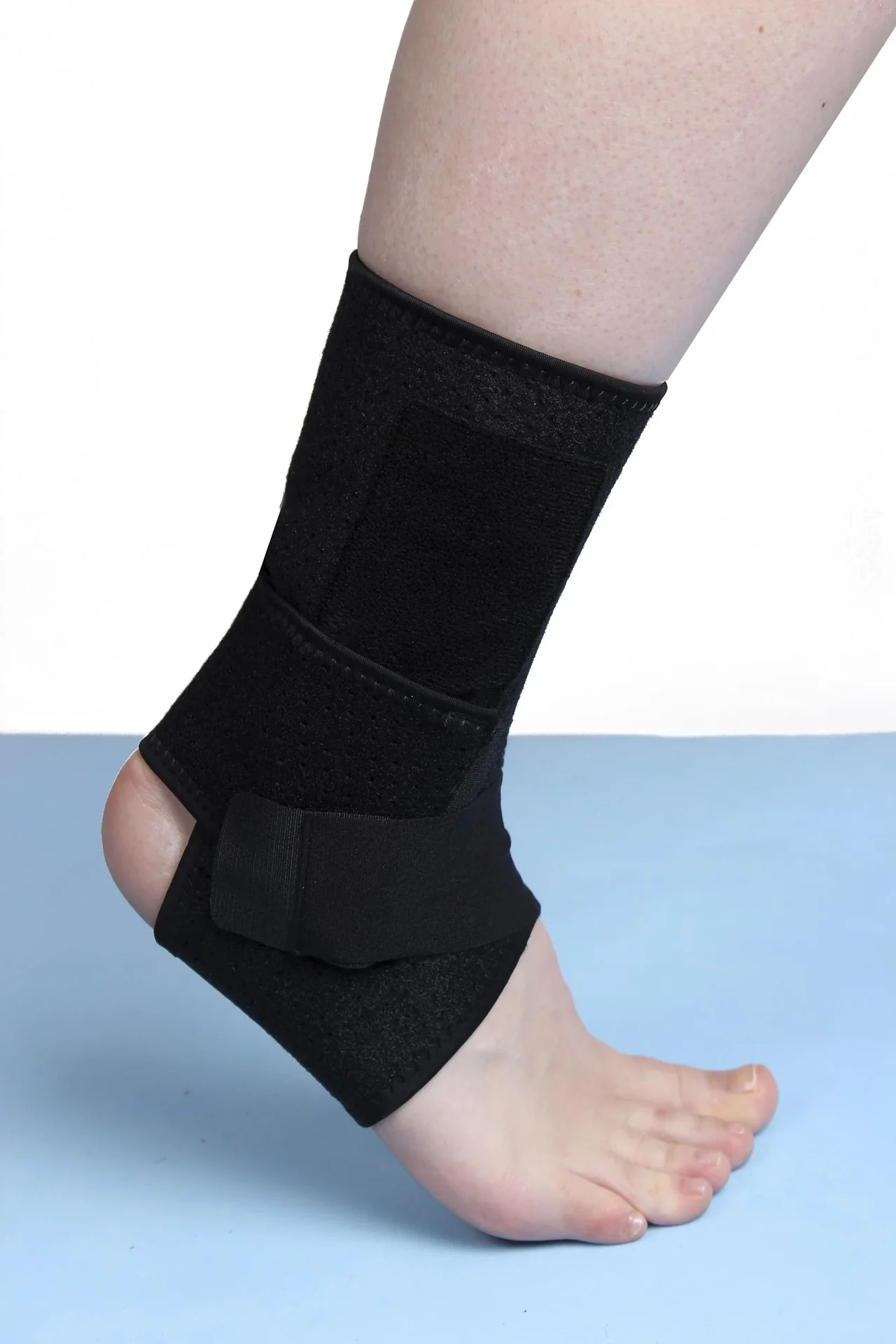 Aktiv-Knöchelbandage mit Klettverschluss, Universalgröße „Flexitek“. Schwarz - 0