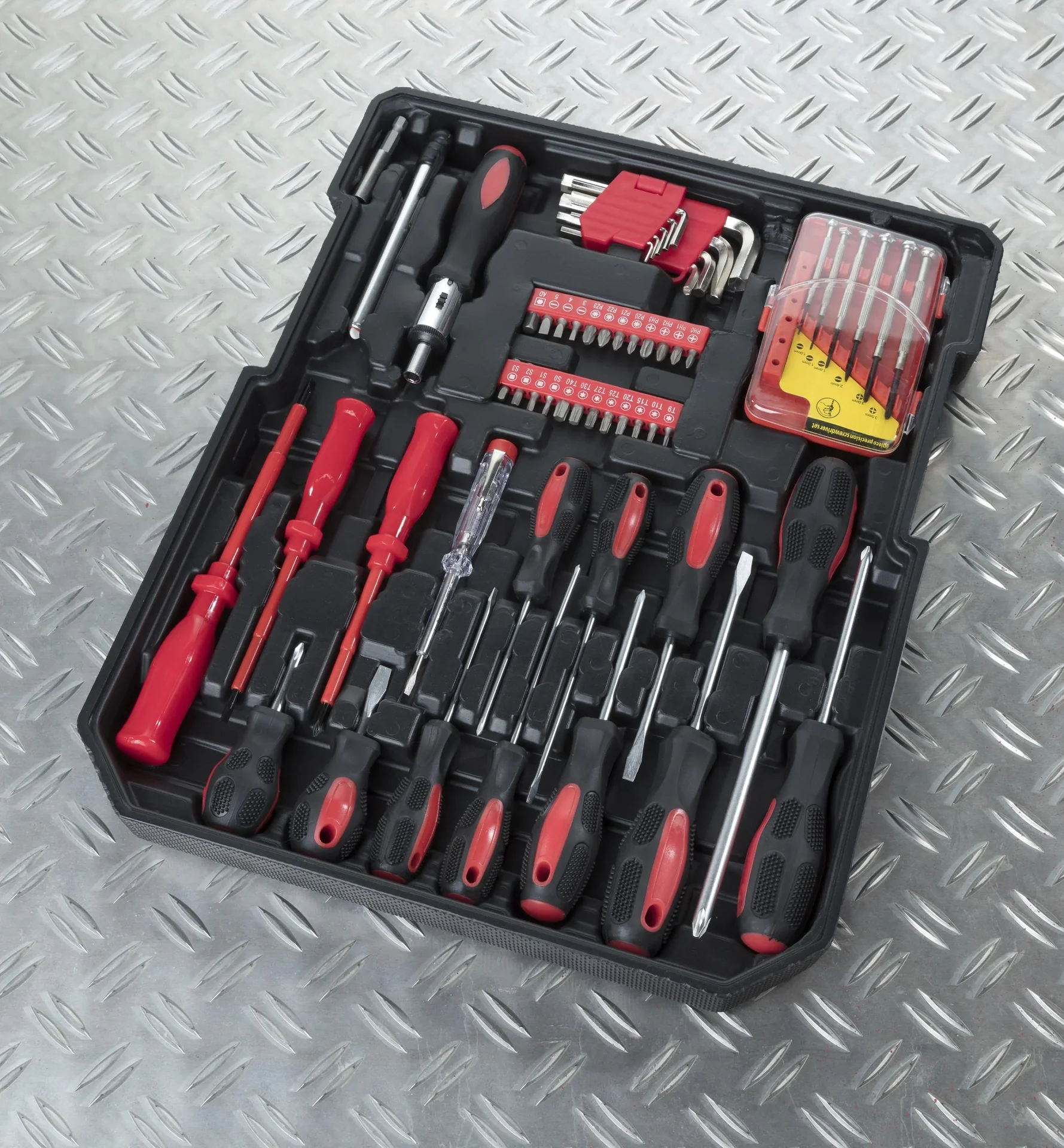 Werkzeugkoffer auf Rollen 186-teilig - 0