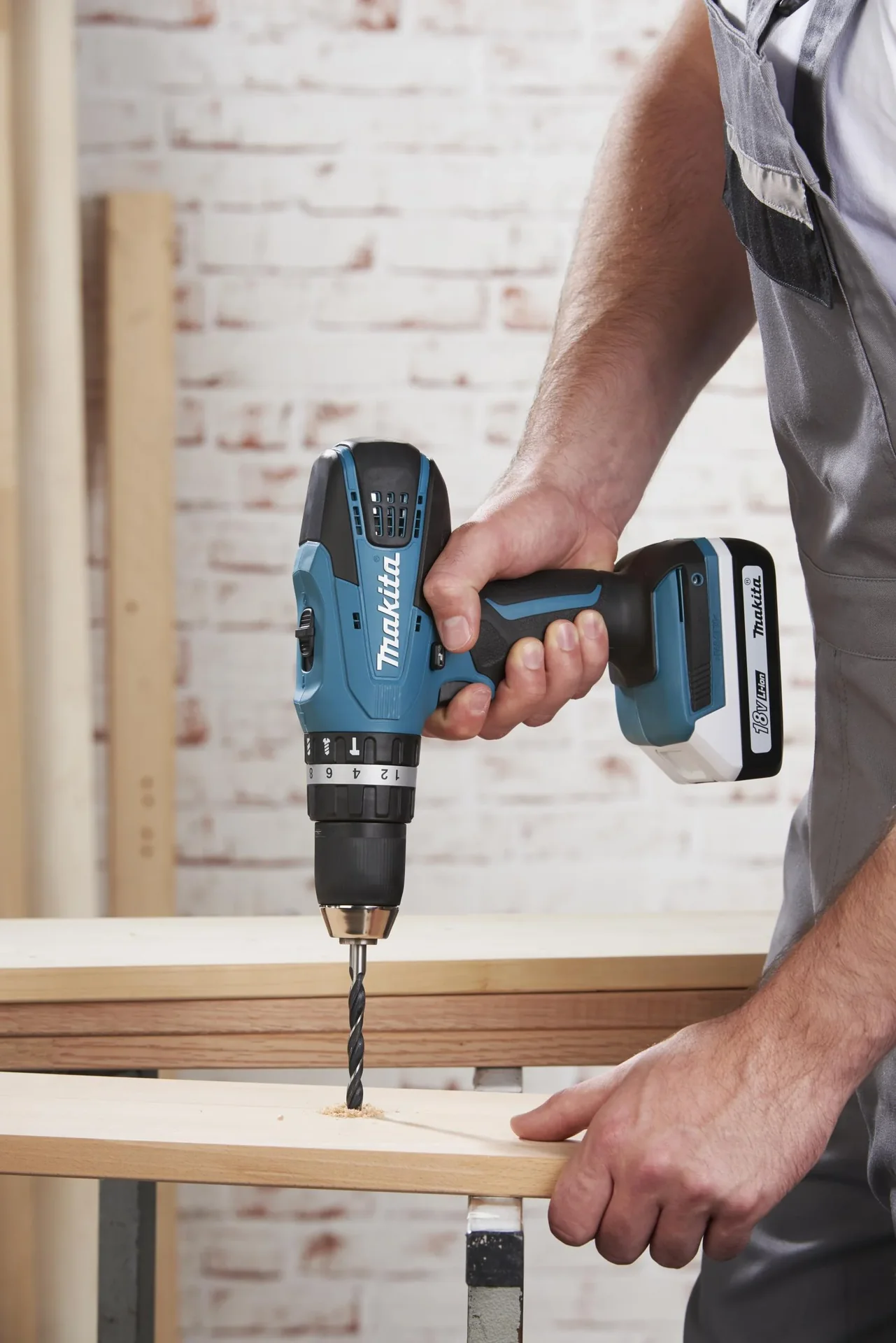 Akku-Schlagbohrschrauber HP457DWE10, 18 Volt - 2-Gang, Li-Ion mit 74-teiligem Zubehör - 7