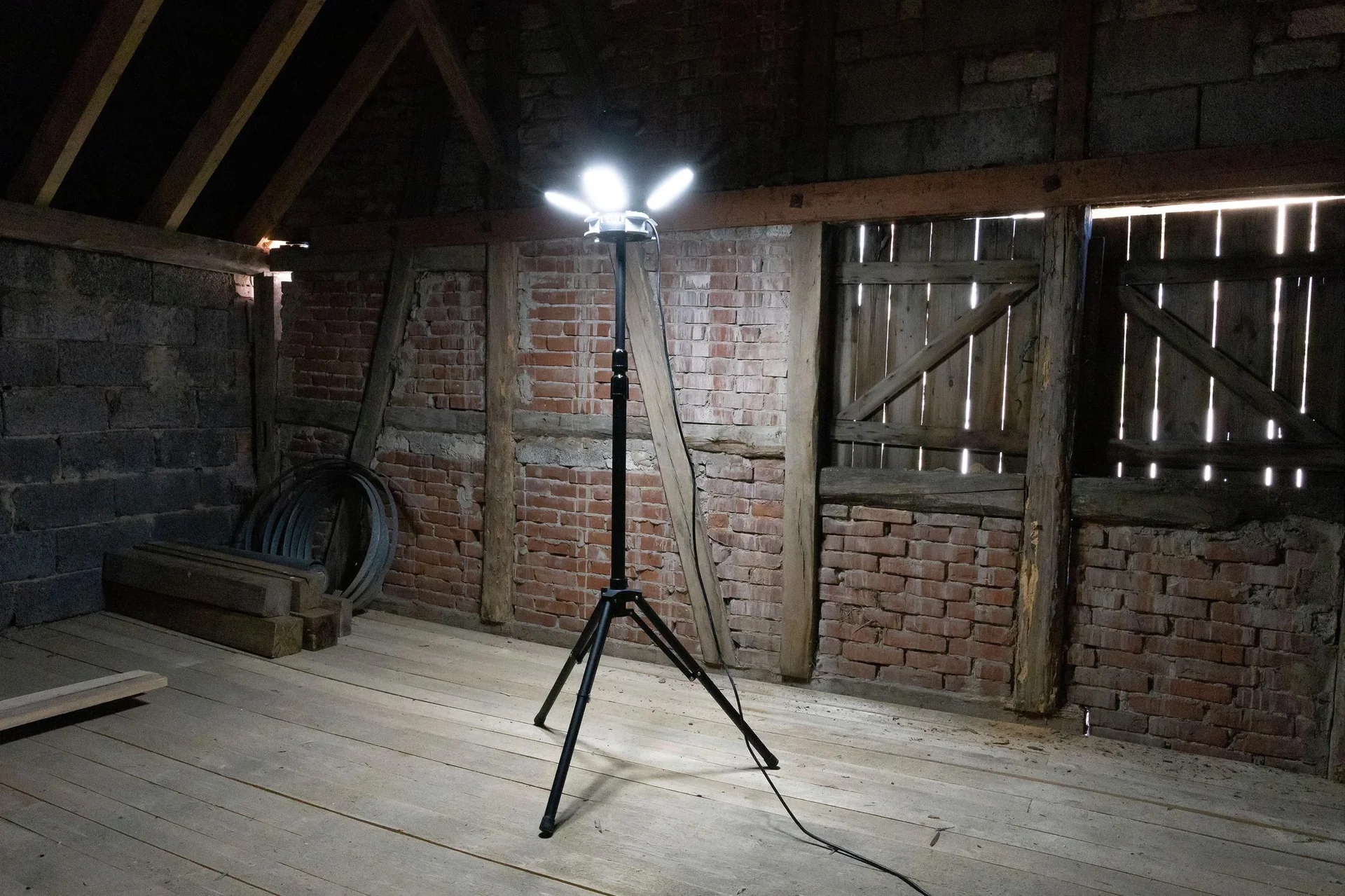 LED Arbeitsleuchte mit Stativ, 3 Helligkeitsstufen, wählbarer Farbtemperatur - 9