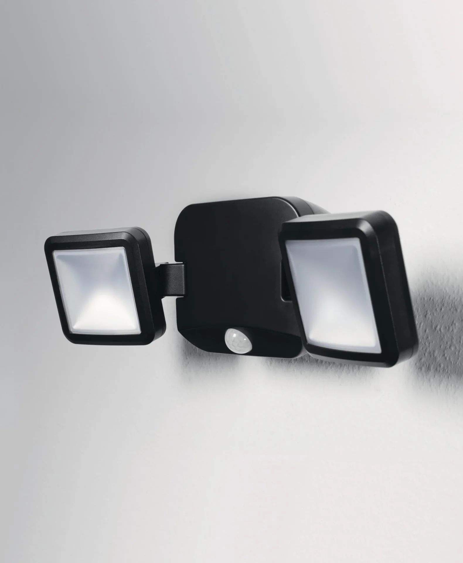 Batteriebetriebenes LED Outdoor Doppel-Flutlicht mit Bewegungsmelder - 0