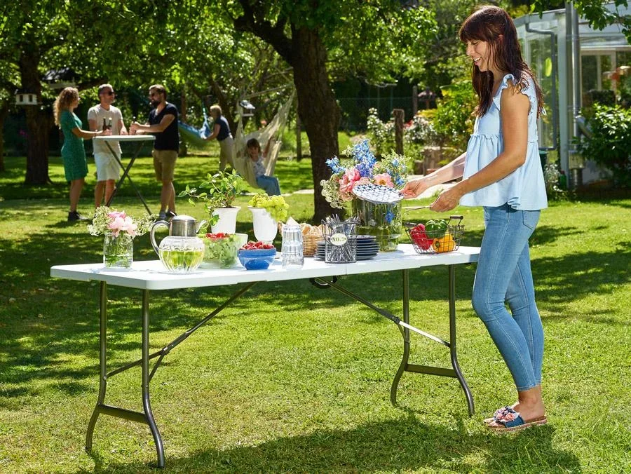 Faltbarer Gartentisch aus weißem Kunststoff 183x76cm - 0