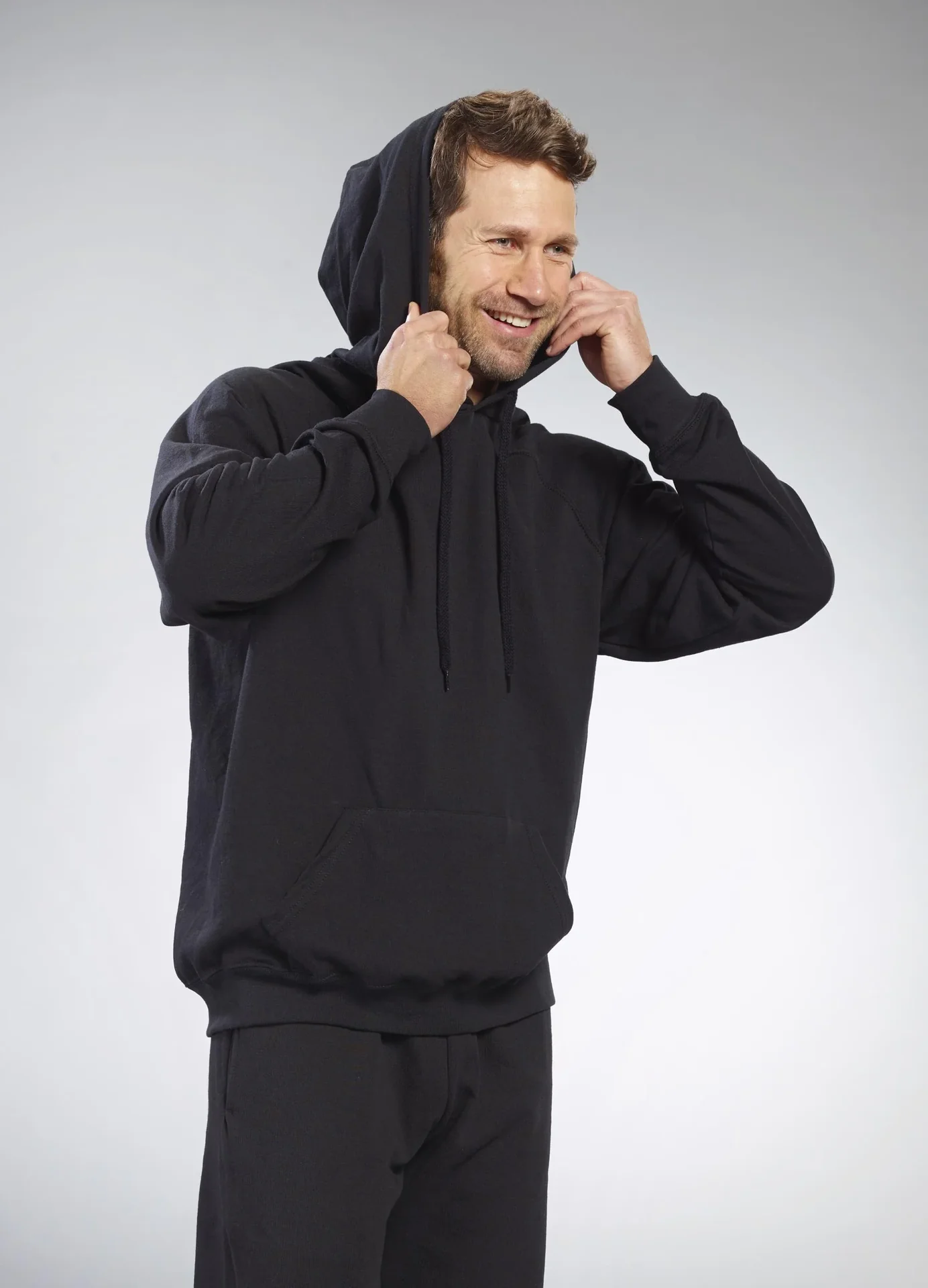 Hoody mit Kängurutasche, Farbe schwarz, Gr.L - 1