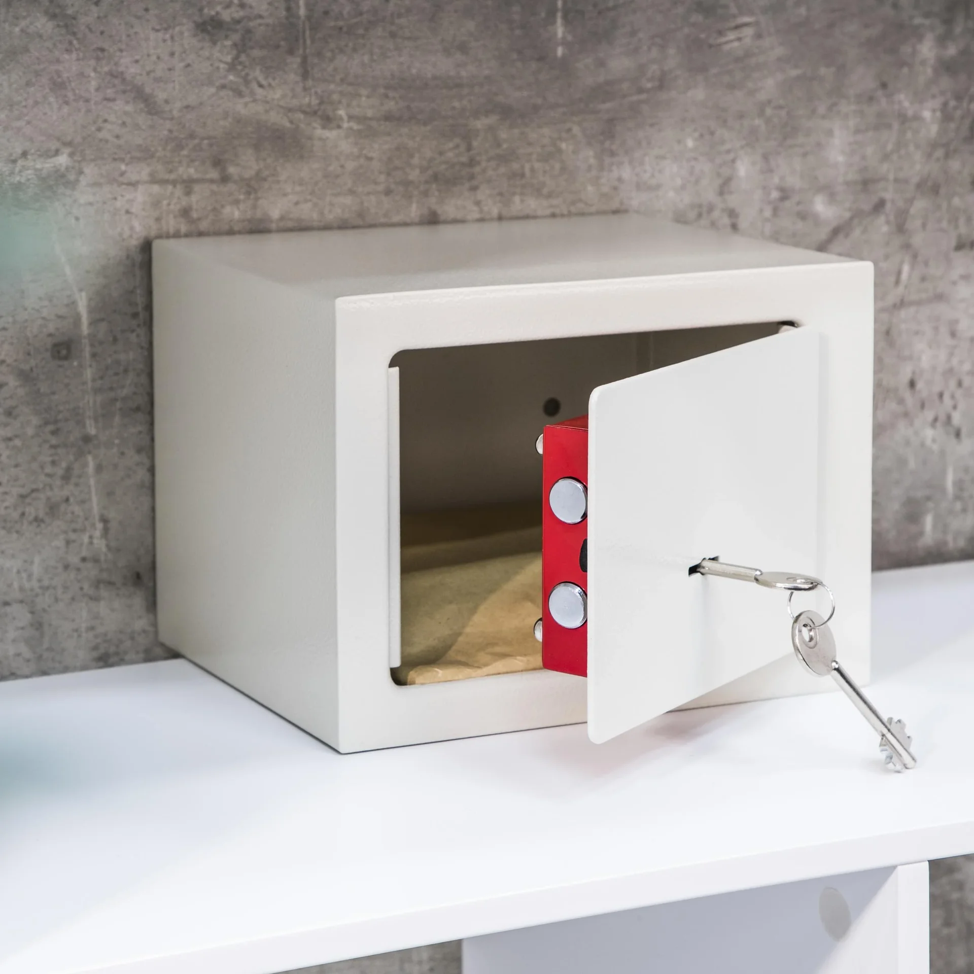 Safe mit zwei Schlüsseln - 0