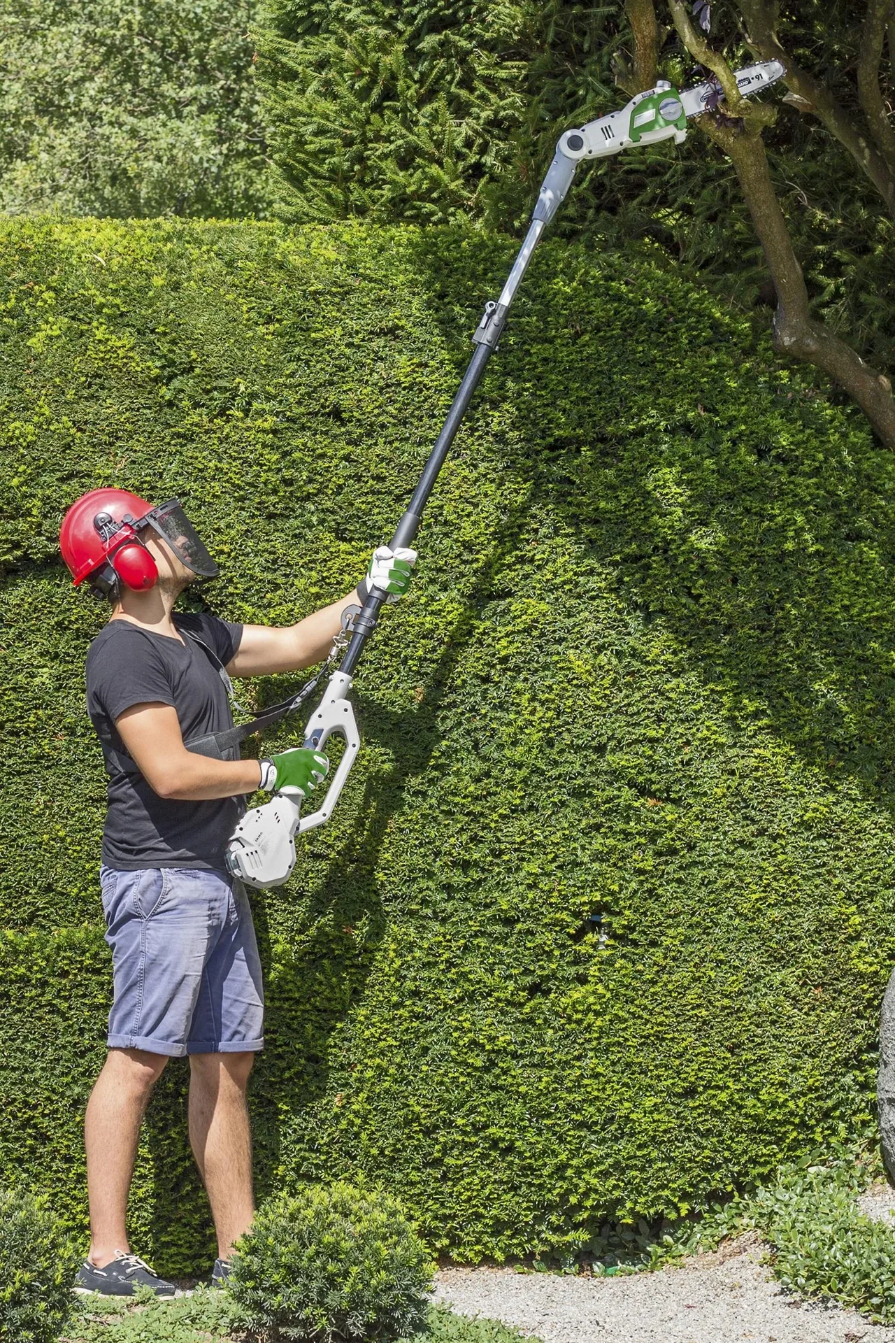 Akku Teleskop 3 in 1 Gartenset - bestehend aus Heckenscheren-Kettensägenaufsatz mit Akku und Ladegerät - 2