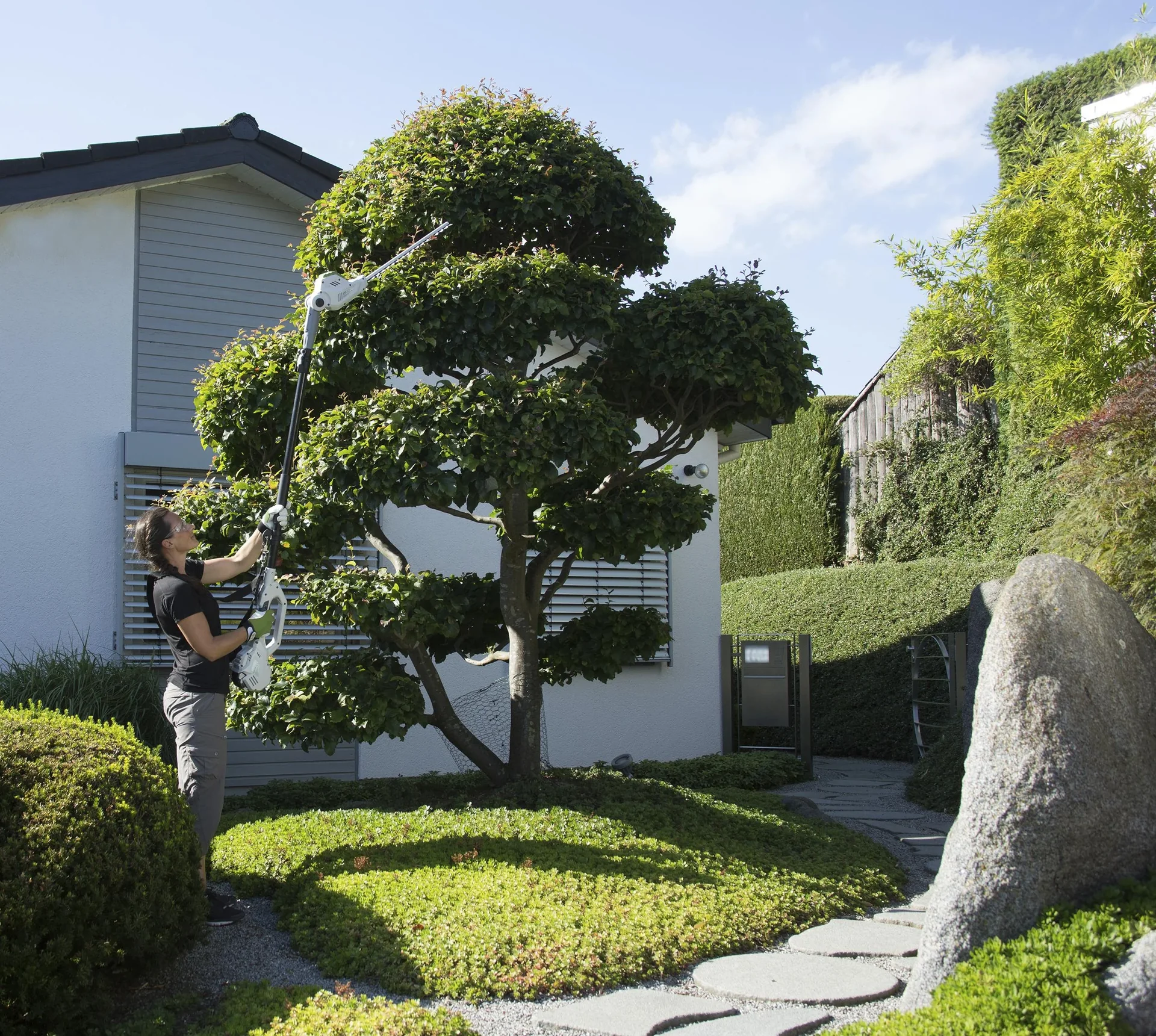 Akku Teleskop 3 in 1 Gartenset - bestehend aus Heckenscheren-Kettensägenaufsatz mit Akku und Ladegerät - 6