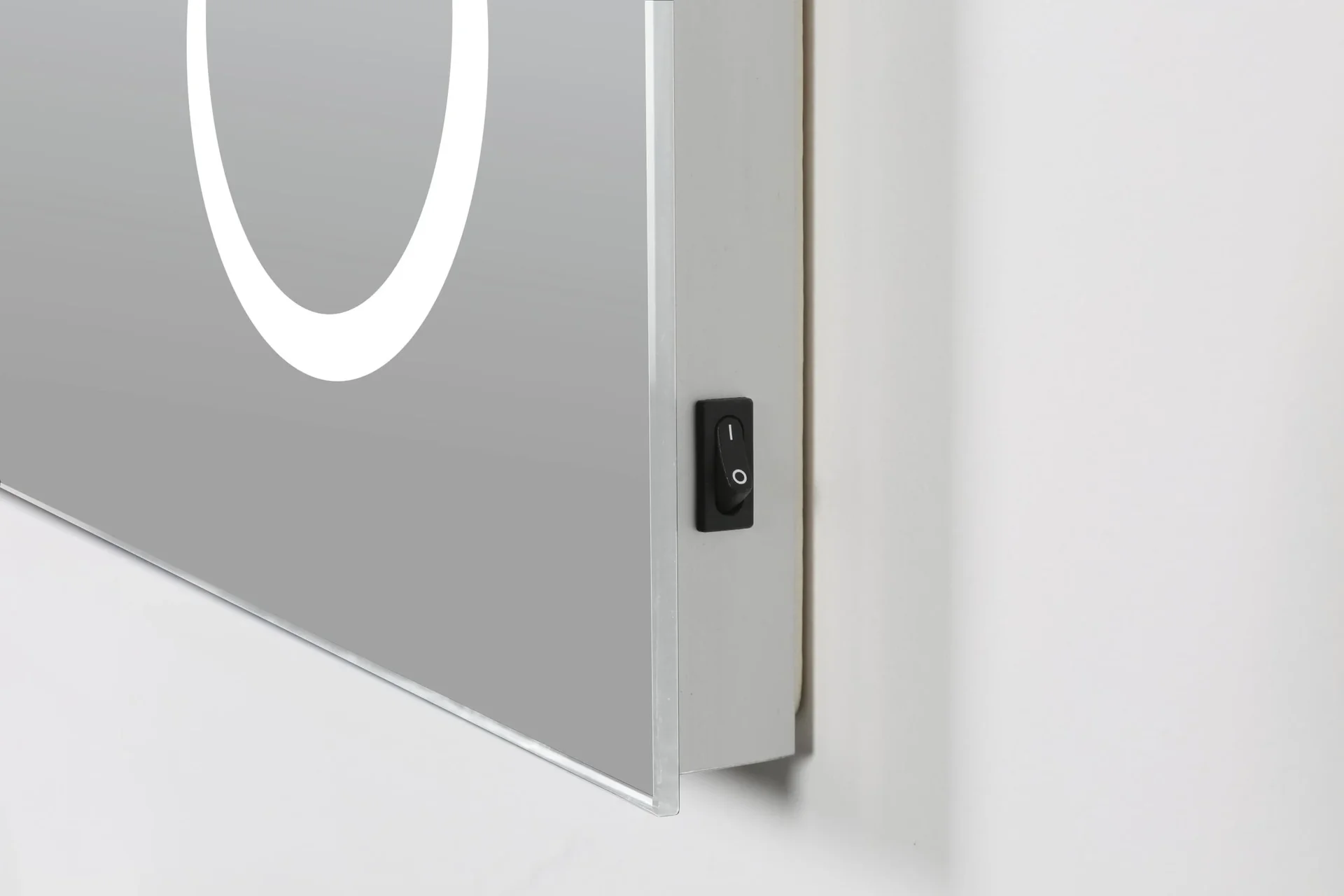 Badezimmerspiegel mit Beleuchtung, "Arrow" - 120 x 70 cm - Lichtfarbe neutralweiß - 0