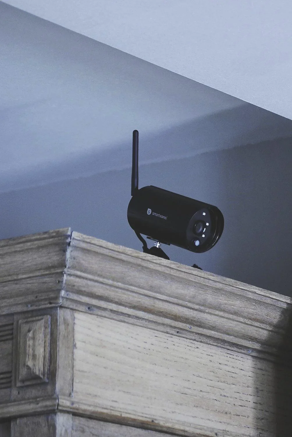 Drahtloses 4-Kanal Kamera Sicherheitssystem "WDVR720S" mit 2 Außenkameras - 0