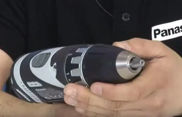 Akku Bohrschrauber EY7441LF2 - 14,4 Volt inklusive 2 Akkus - 1