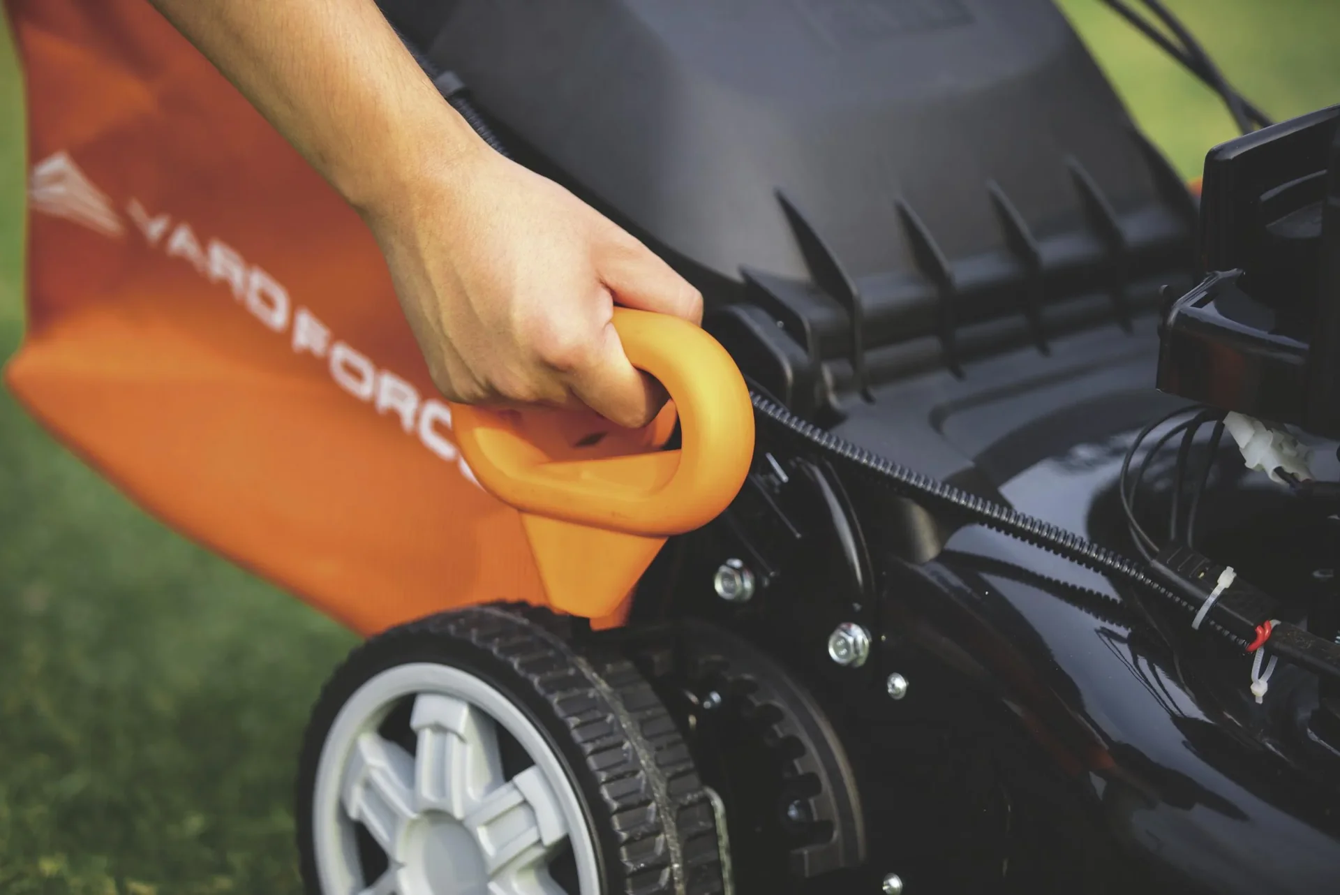 Benzin-Rasenmäher "GM B46E" - 3