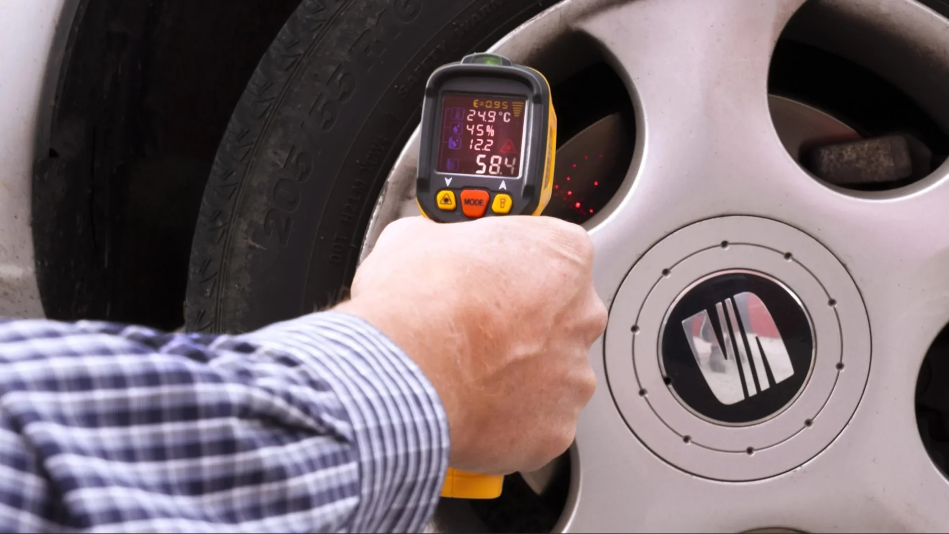 PAN IR-T800+ Profi-Infrarotthermometer 12:1, Infrarot-Temperaturmessung - 50°C - + 800°C mit Laser-Messkreis - 4