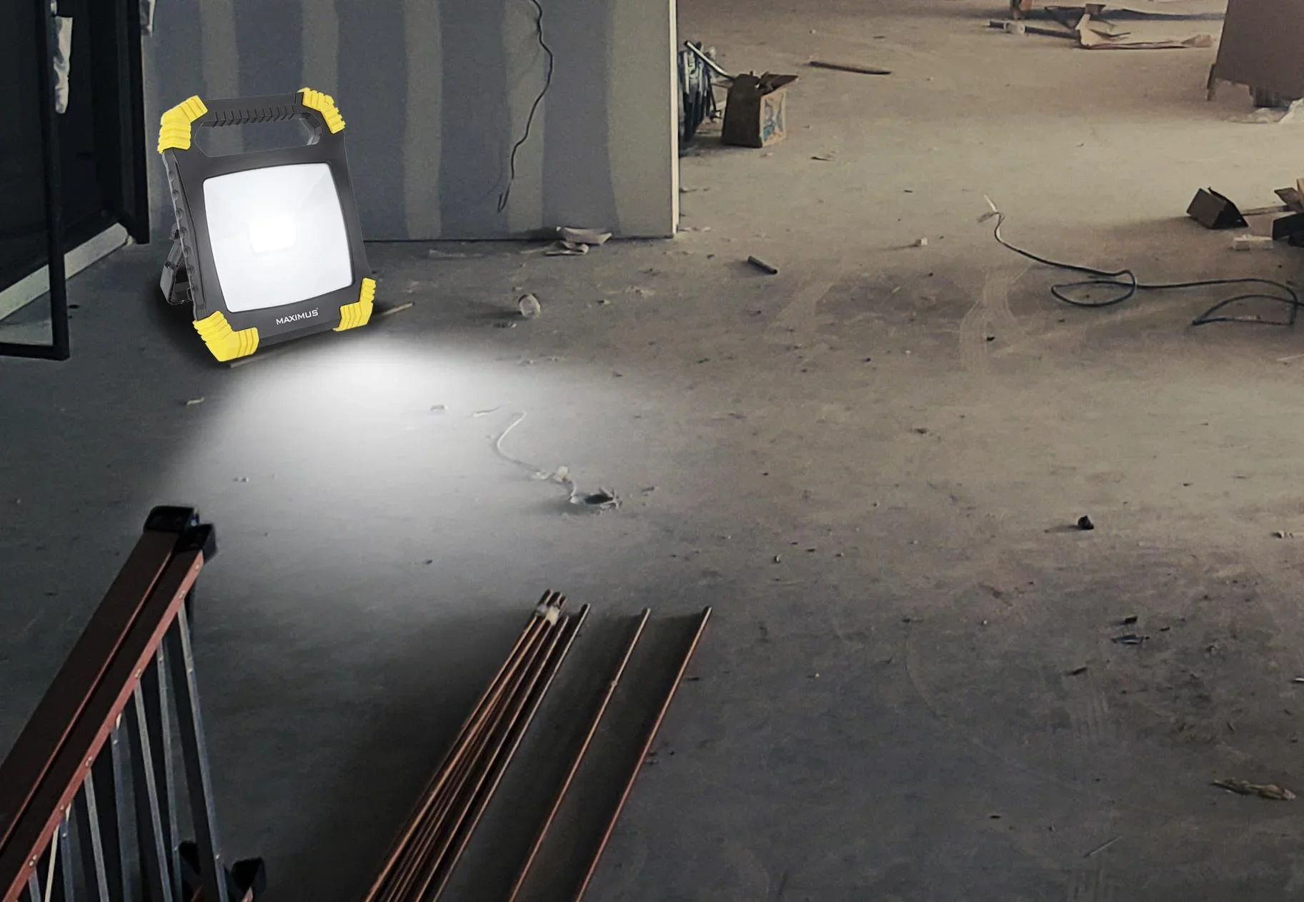 LED Arbeitsleuchte mit Steckdose, 1700 Lumen - 0