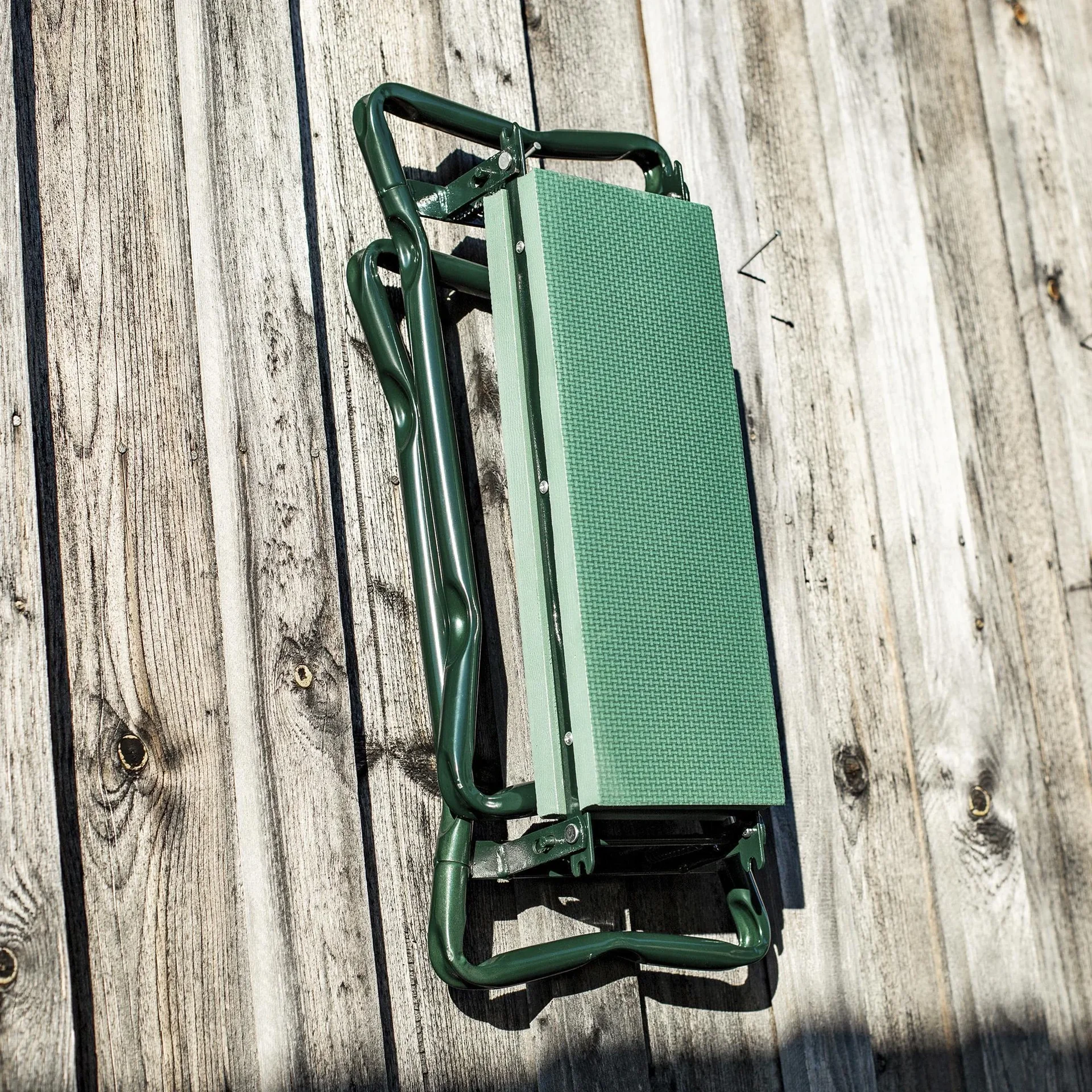 2 in 1 Sitz- und Kniebank - belastbar bis 150 kg - inklusive praktischer Werkzeugtasche - 7