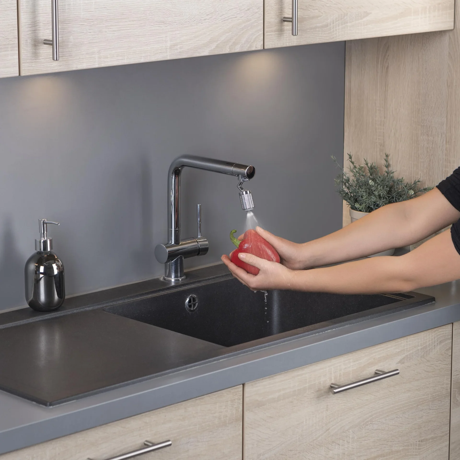 Strahlregler für Wasserarmaturen, Edelstahl mit Gelenk - 0