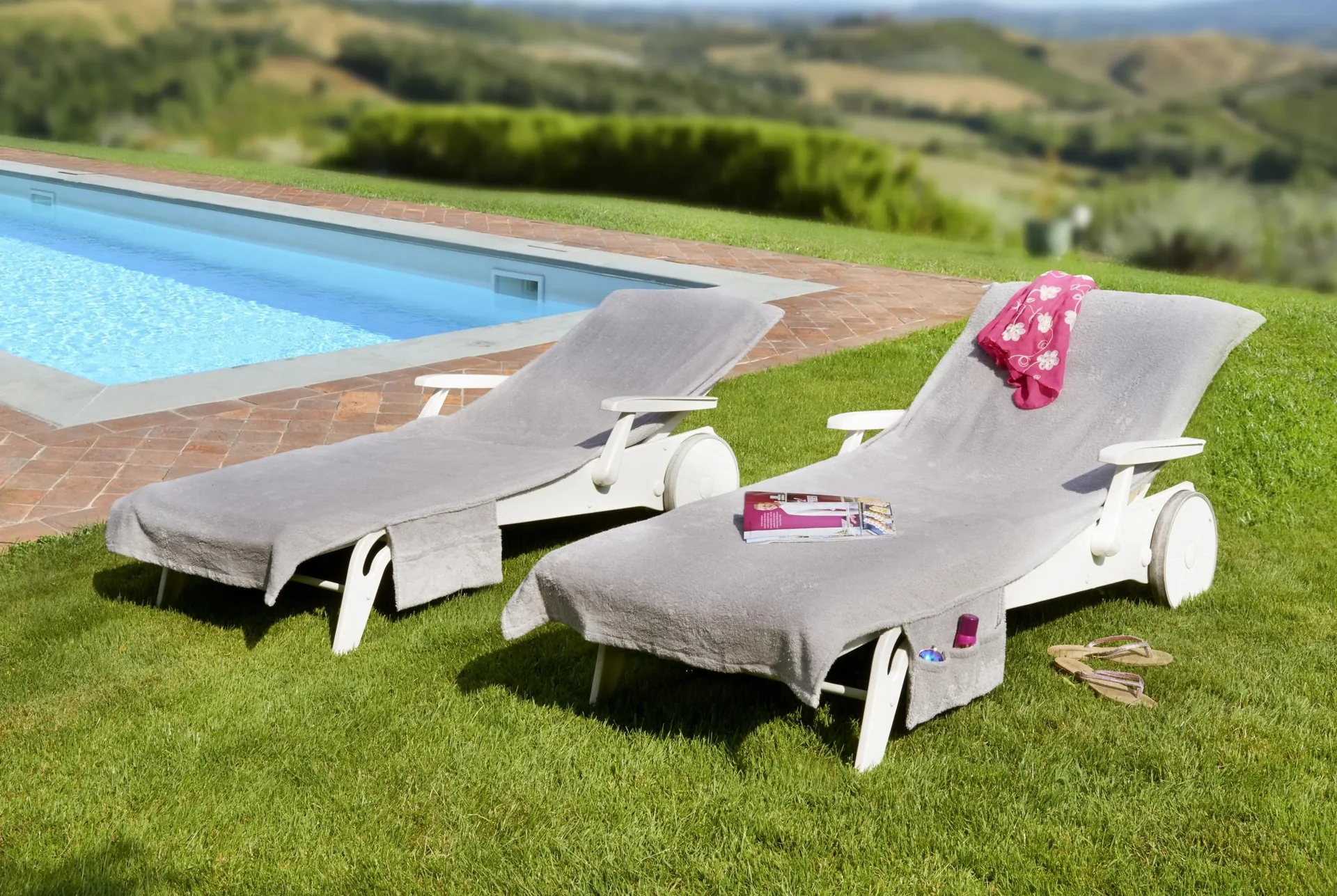 Liegestuhlhandtuch, 200 x 80 cm, hellgrau GRATIS DAZU 2. Handtuch - 0