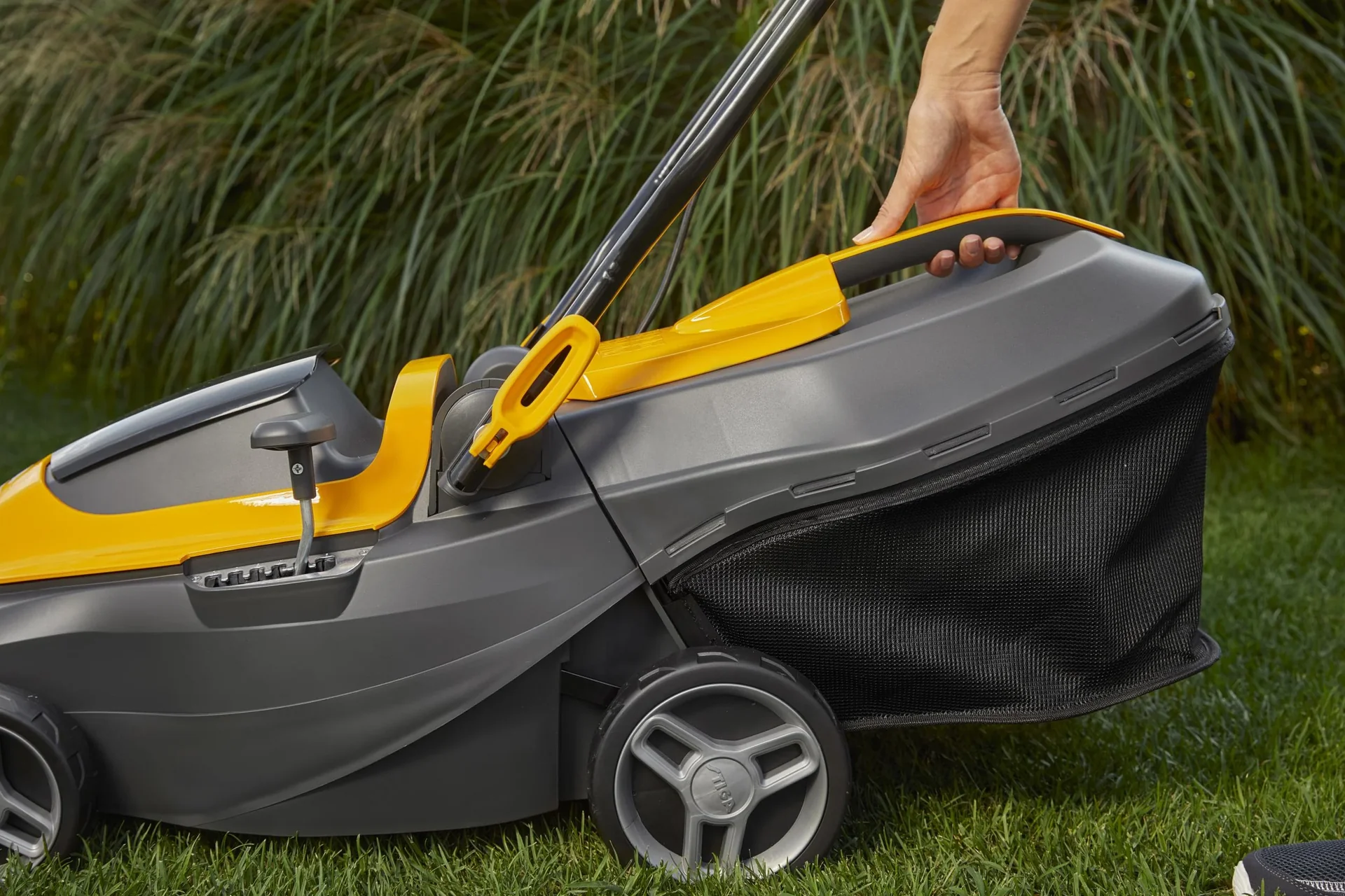 Akku-Rasenmäher Collector 136e (Inkl. Akku u. Ladegerät) - 2