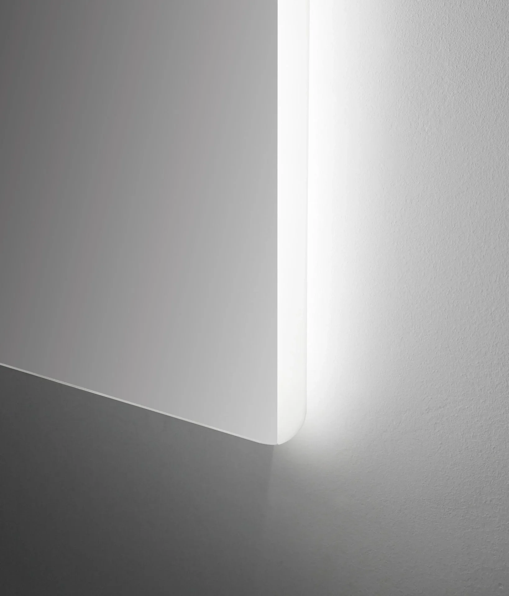 Badezimmerspiegel mit Beleuchtung, "Chic" - 50 x 70 cm - Lichtfarbe neutralweiß - 2