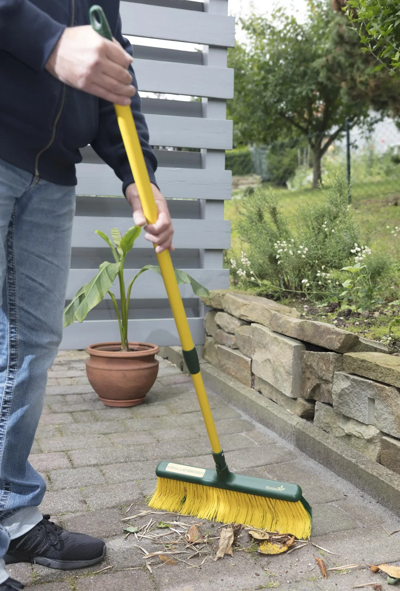 Krallenbesen mit Teleskopstiel, 45 cm breit - 2