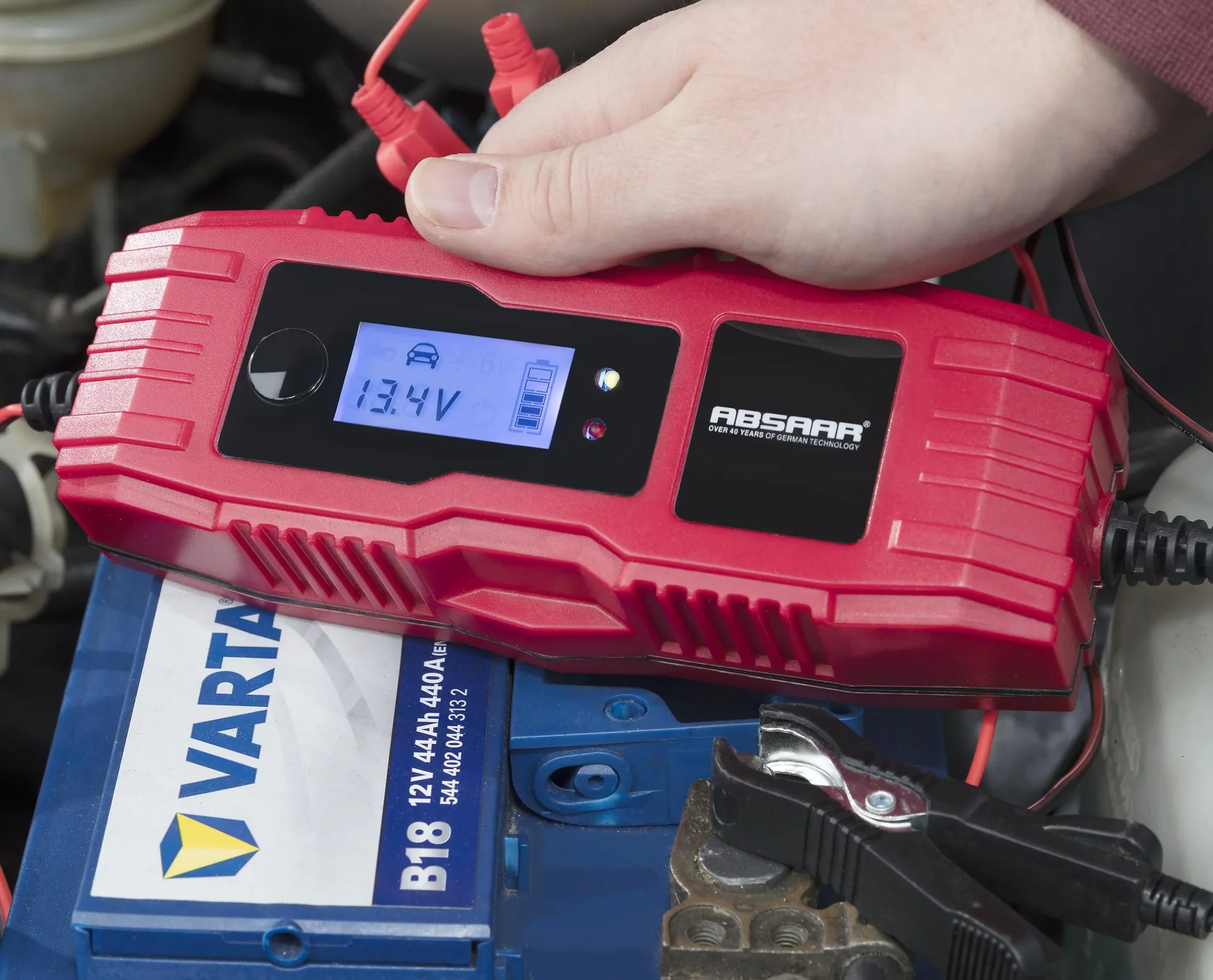 Batterie-Ladegerät 6/12 Volt - 4 Ampere - 1