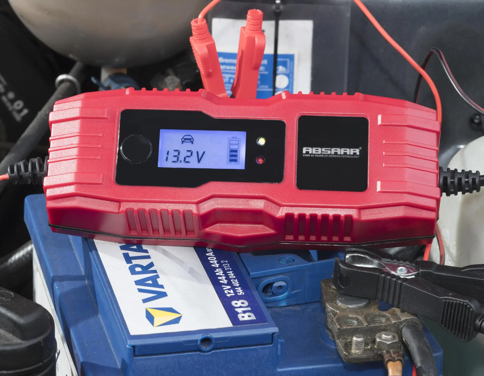 Batterie-Ladegerät 6/12 Volt - 4 Ampere - 9