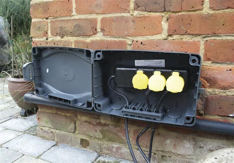 Outdoor Elektro-Box XXL mit Steckdosenleiste und Zeitschaltuhr - 1