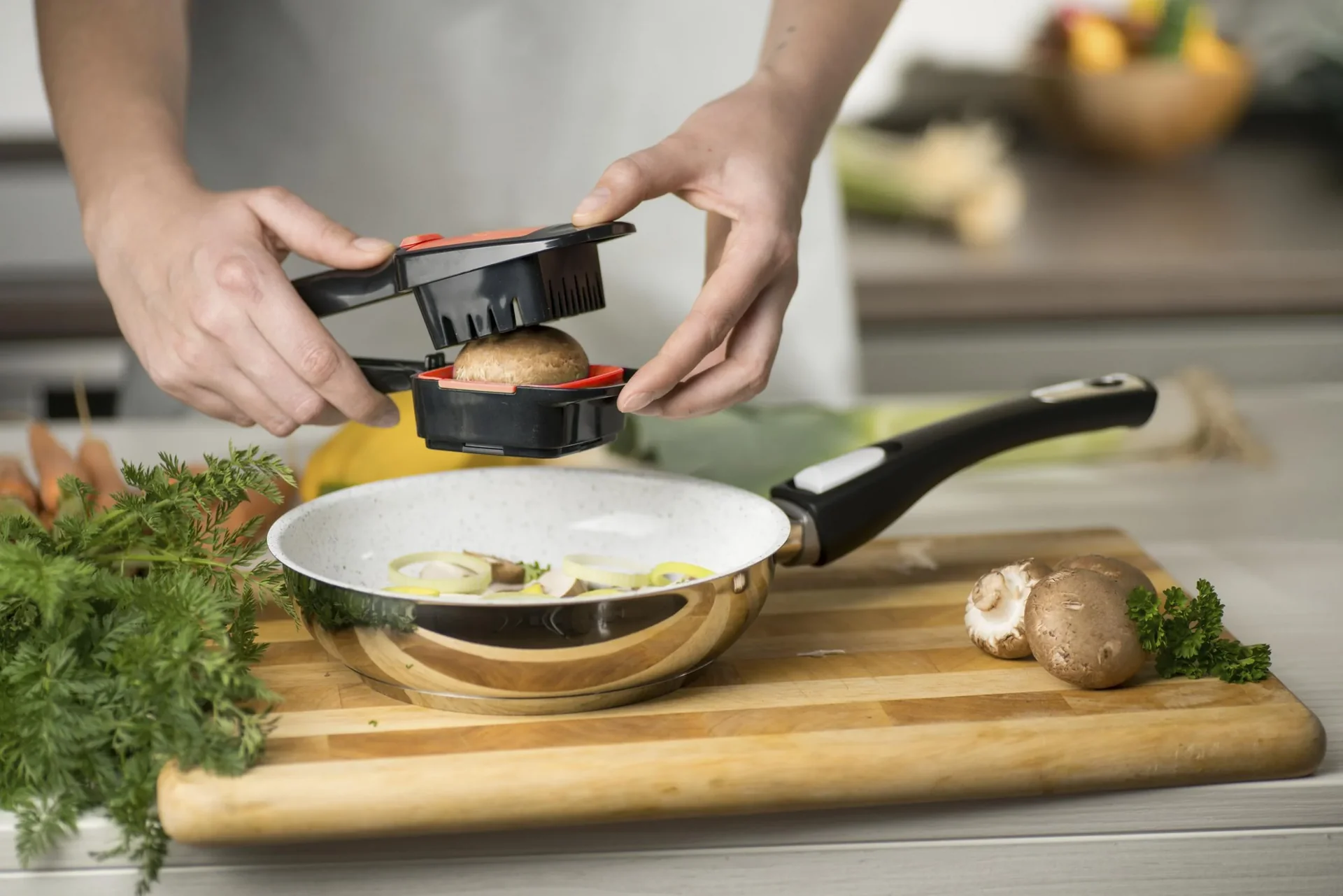 5 in 1 Gemüseschneider „Nicer Dicer Quick“, Handgerät, Schwarz/ Orange, 5-teilig - 1