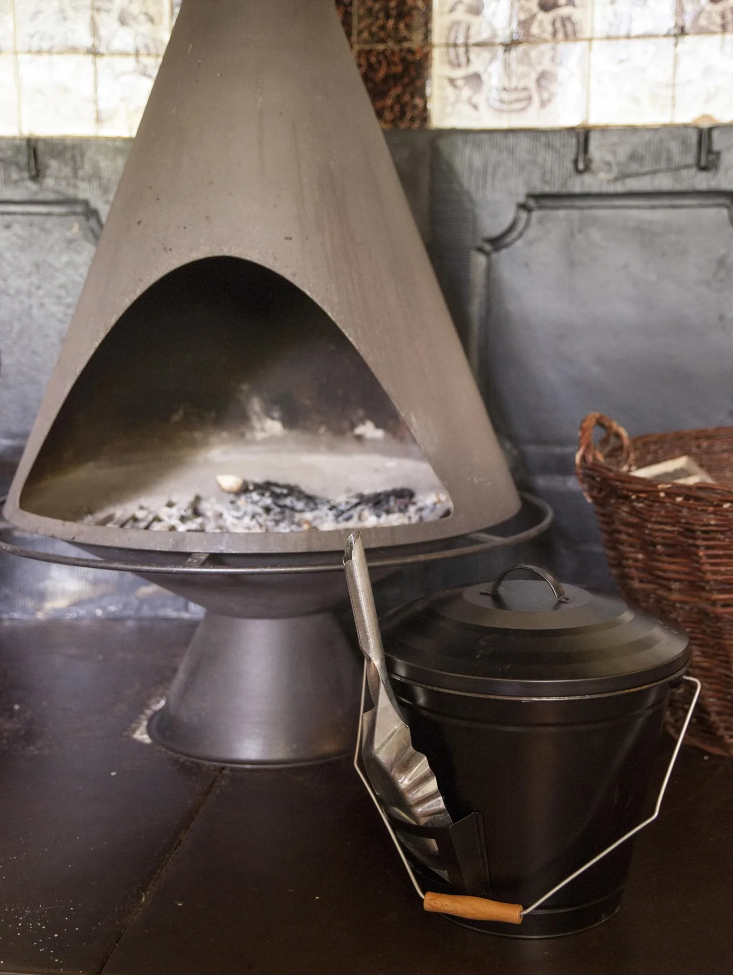 Ascheimer mit Schaufel - 1