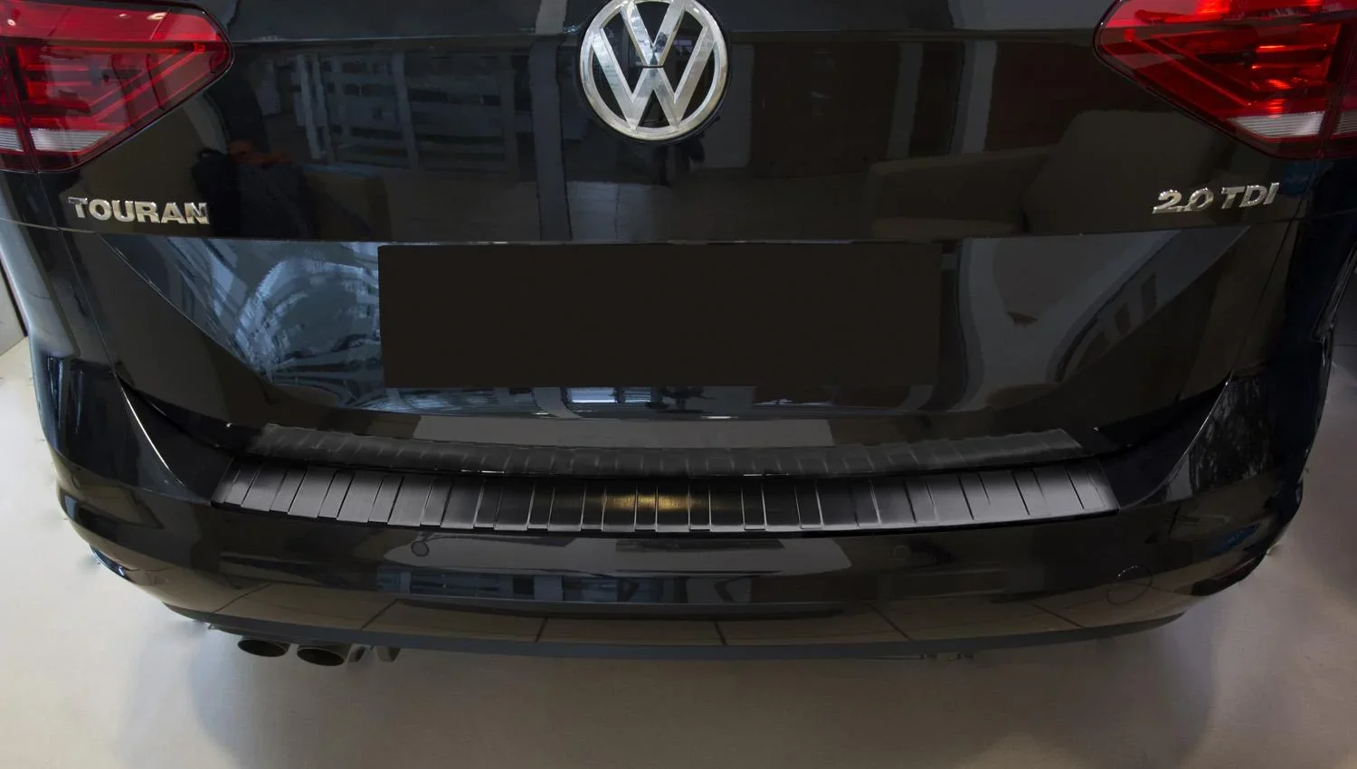 Ladekantenschutz Edelstahl graphite / black für VW Touran II/typ 5T, Baujahr 2015> - 0