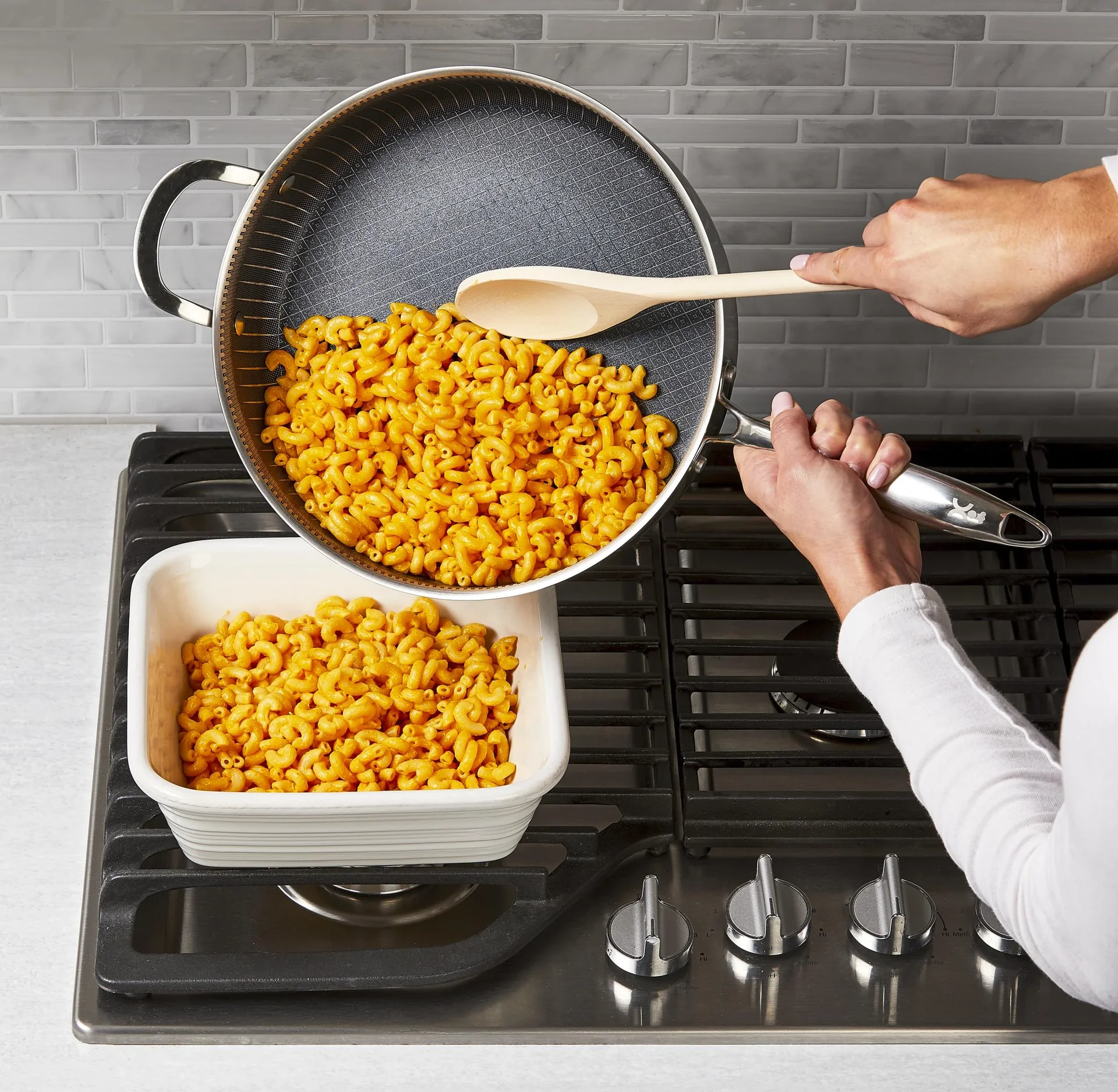 Titan Pan Profi-Pfanne, Ø 28 cm inklusive Rezeptheft - 1