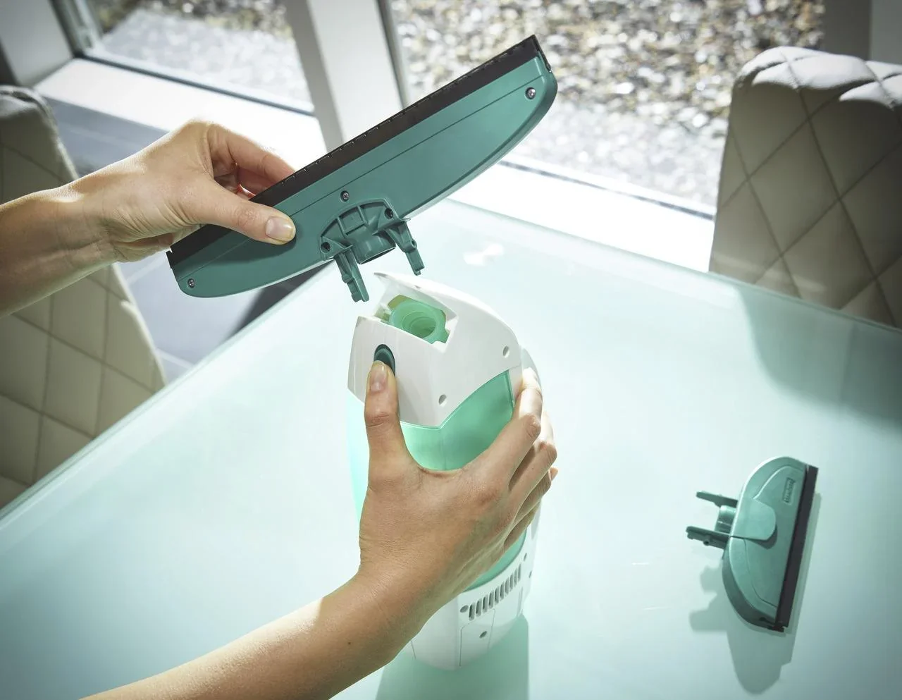 Akku-Fenstersauger "Dry & Clean" mit Spray, Stiel und Einwascher + GRATIS dazu Fensterspray 500 ml - 3