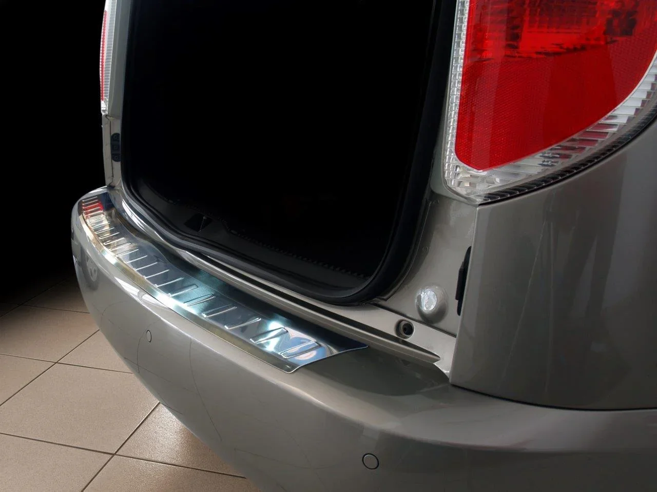 Ladekantenschutz Skoda Roomster Baujahr 2006-2012/ Edelstahl - 0