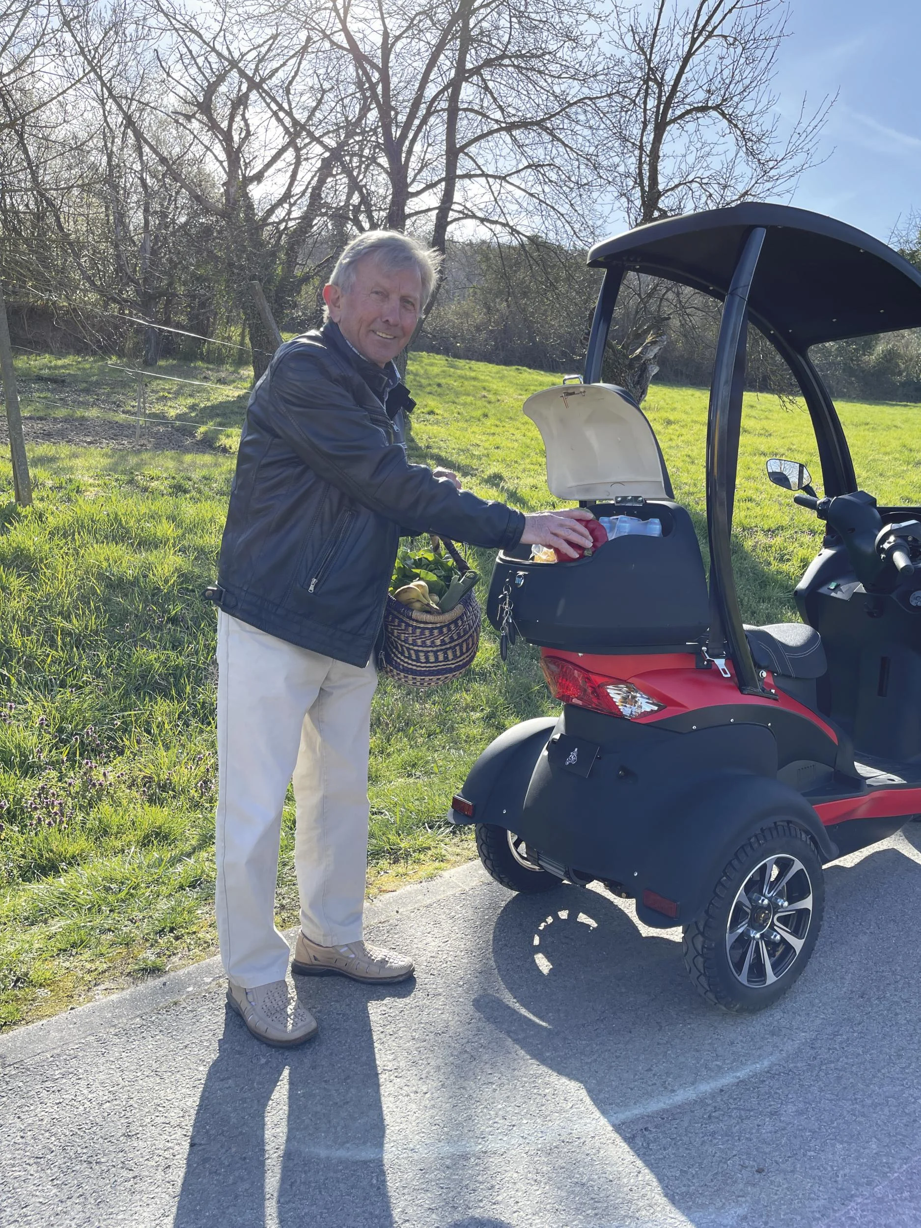 E-Kompaktroller "Lucca Trio" - 40 km/h - Wind und wetterfest, rot - 7