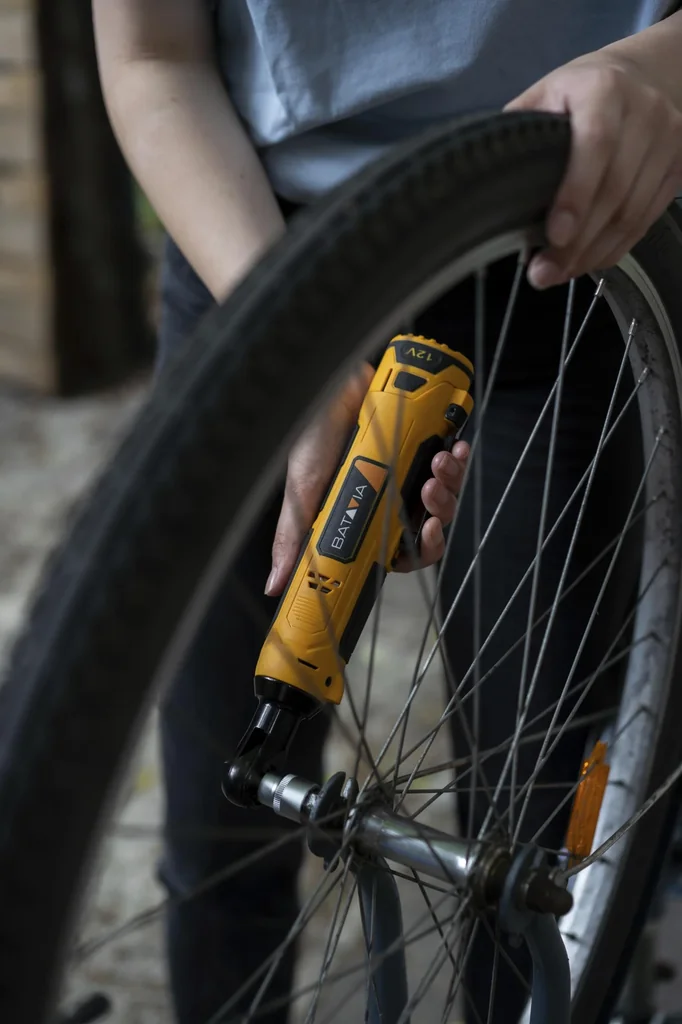 12V Ratschenschlüssel (ohne Akku und Ladegerät) - 0