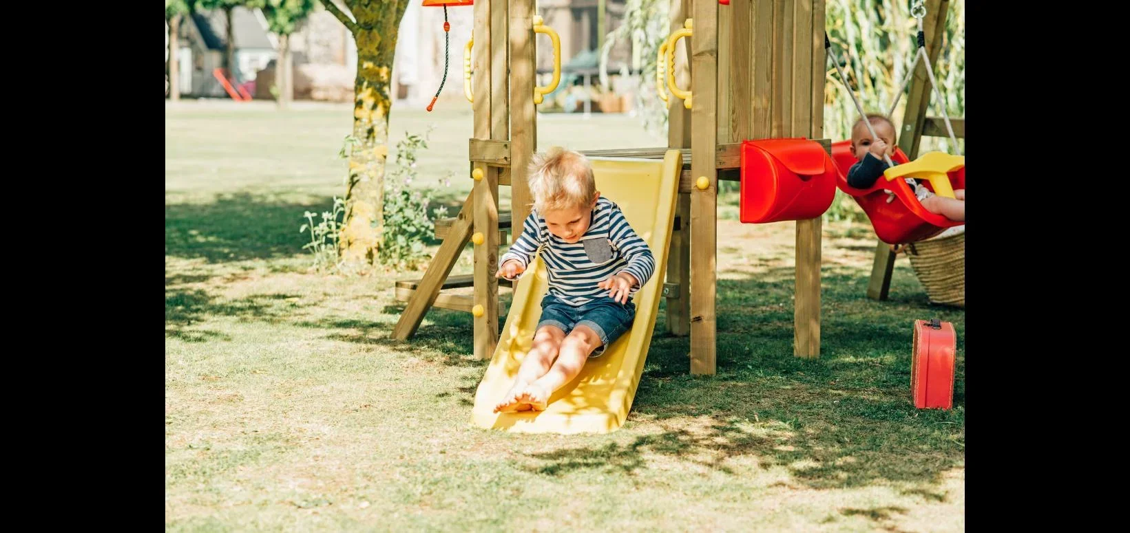 Kleinkinder Turm mit Babyschaukel, Outdoor-Kletterturm für Kleinkinder aus Holz, Babyschaukel, Rutsche, natur - 1