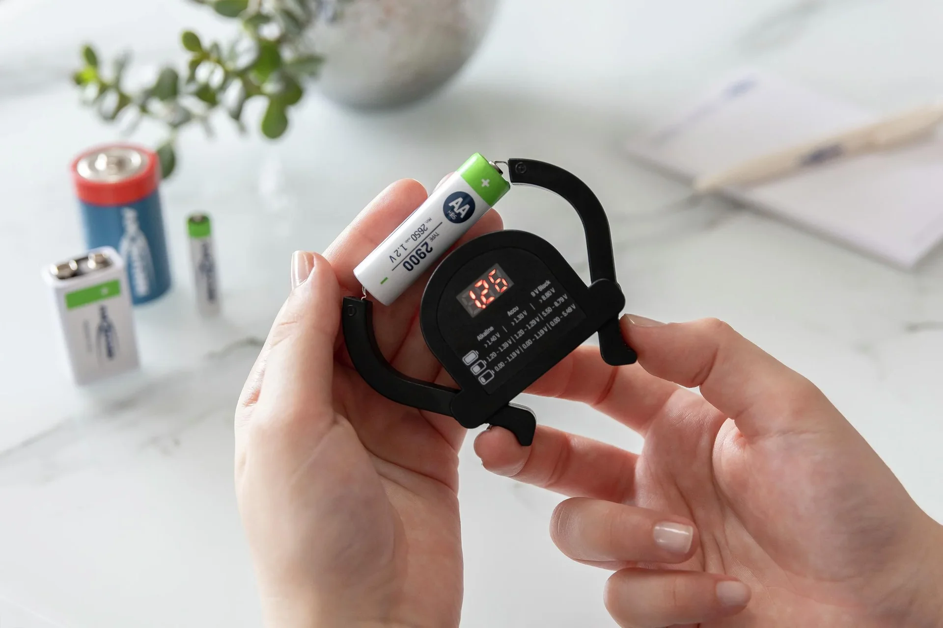 Akku- und Batterie Tester, universell einsetzbar - 2