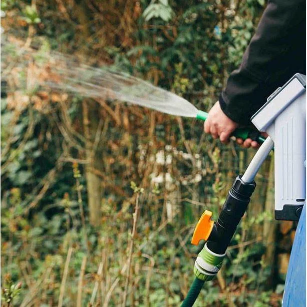 12V ACCU-WATERPOMP 1500 L/Stunde inklusive 1 Akku, Ladegerät und Halterung - 1